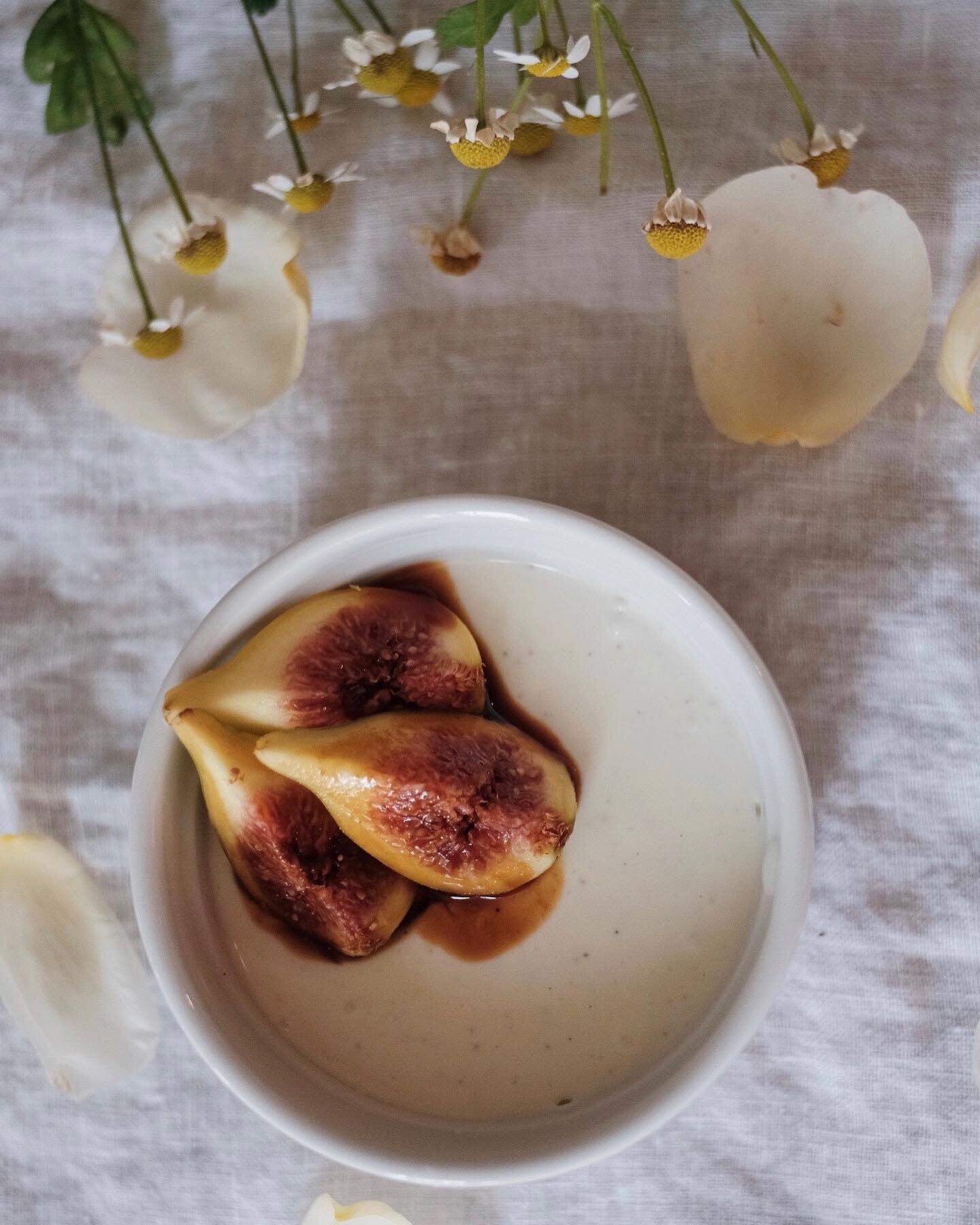 Food is back and horses are gone... for now. Panna Cotta is one of my faves, and even better with cardamom, rosewater, and figs 🥰