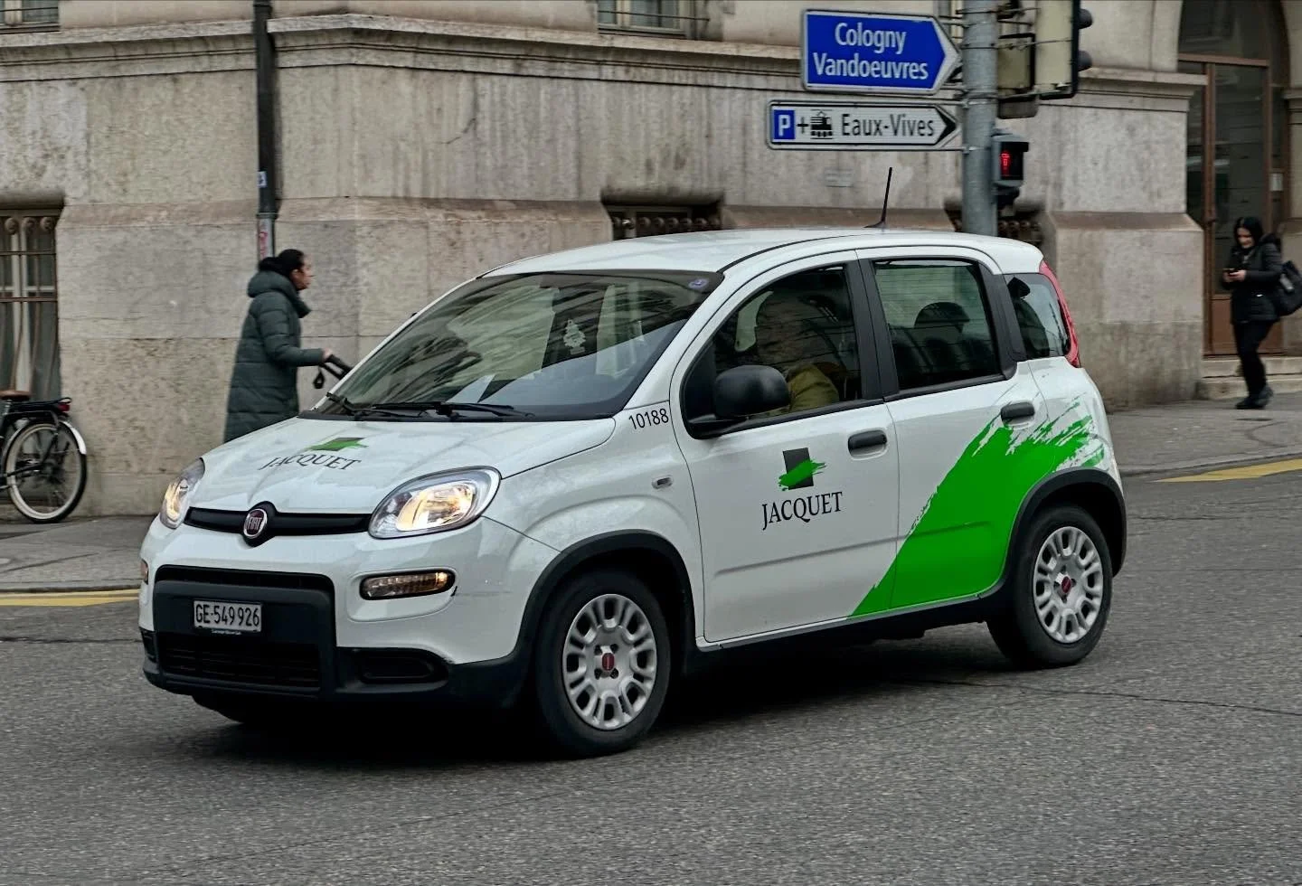 [BRANDING] Au d&eacute;tour d&rsquo;une rue&hellip; L&rsquo;identit&eacute; s&egrave;me ses graines &agrave; travers le temps, et c&rsquo;est le cas de le dire pour cette enseigne leader dans le domaine du paysagisme, dont nous avions revisit&eacute;