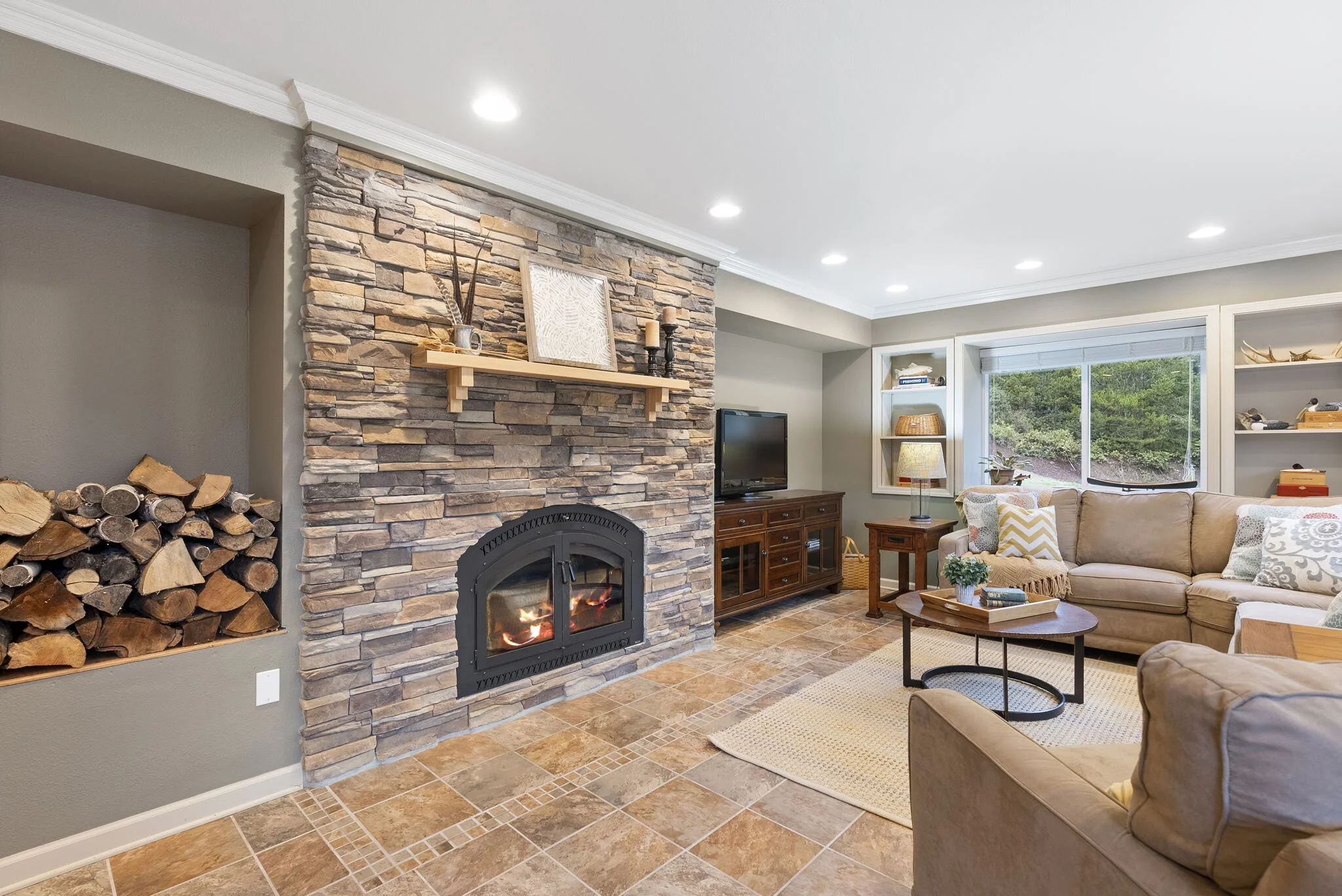 7-web-or-mls-571 SE Spruce Rd023.jpg