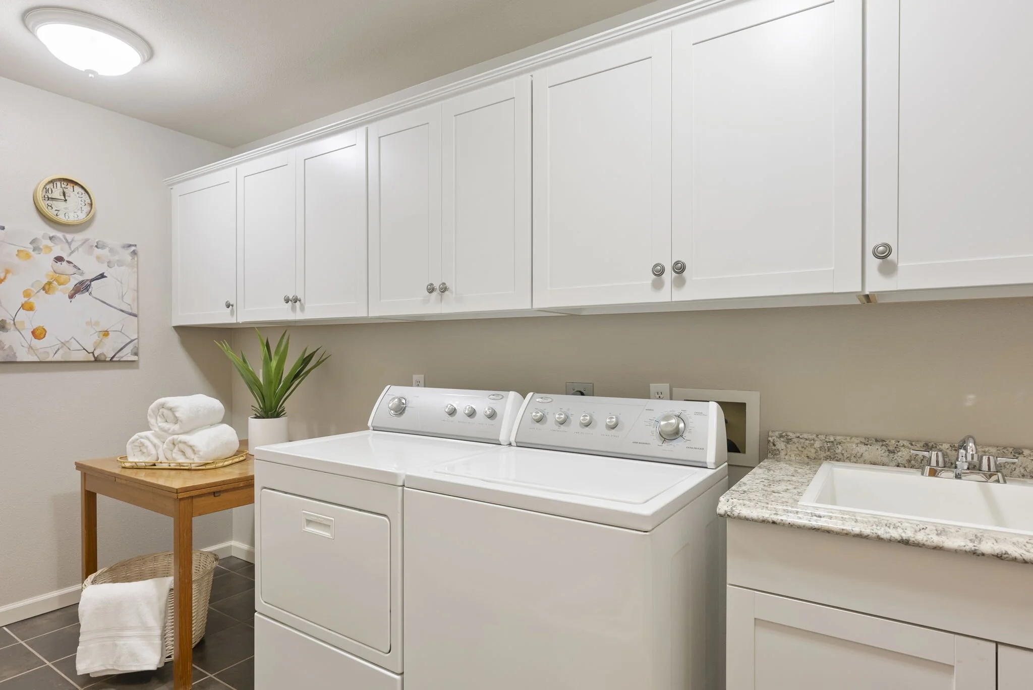 10-web-or-mls-571 SE Spruce Rd038.jpg