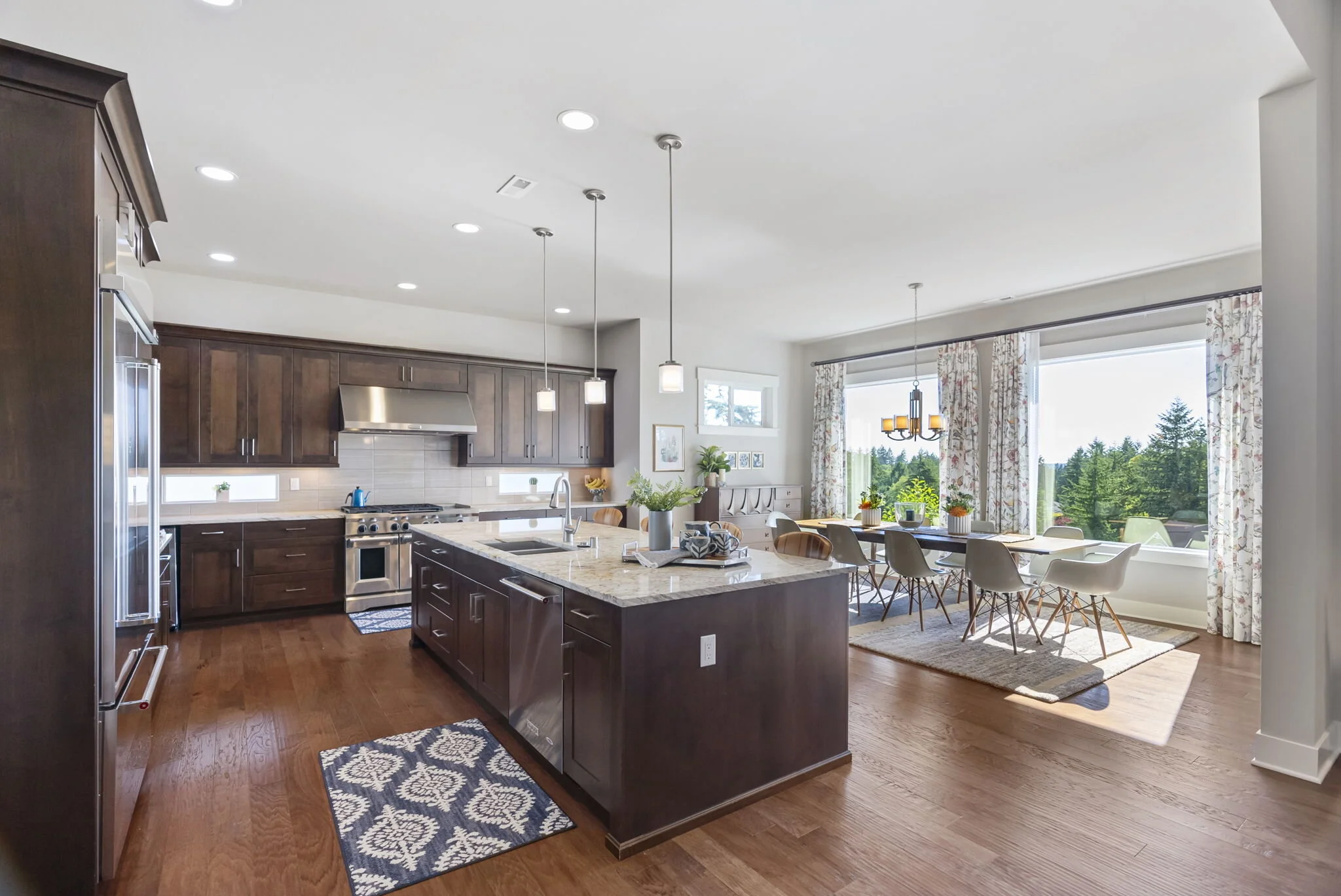 12-web-or-mls-13712 Whispering Pine202.jpg