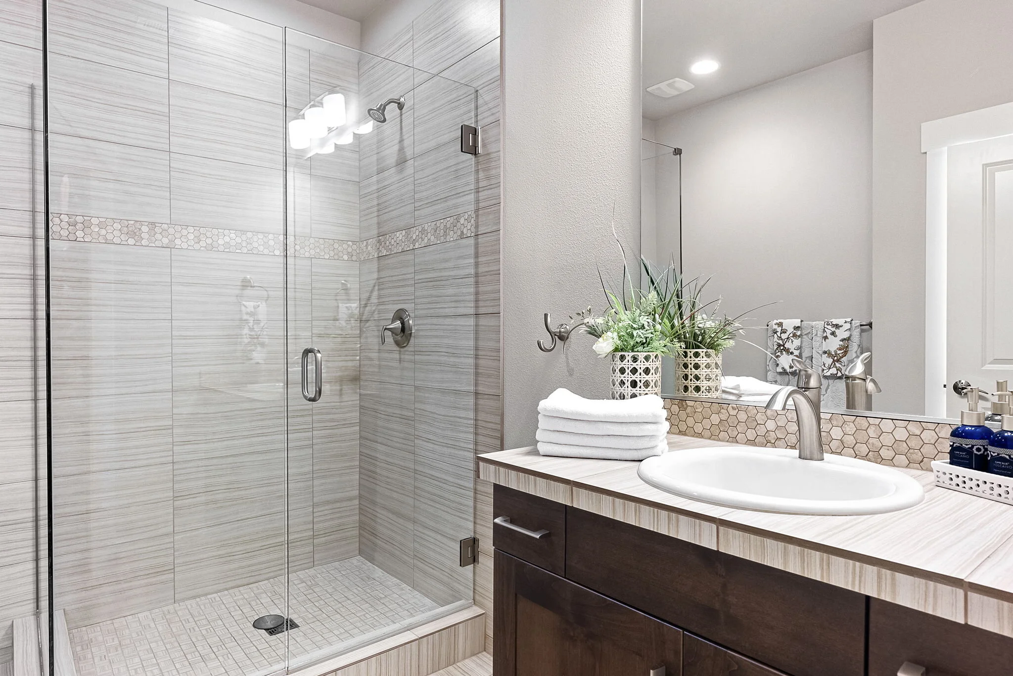 23-web-or-mls-13712 Whispering Pine040.jpg
