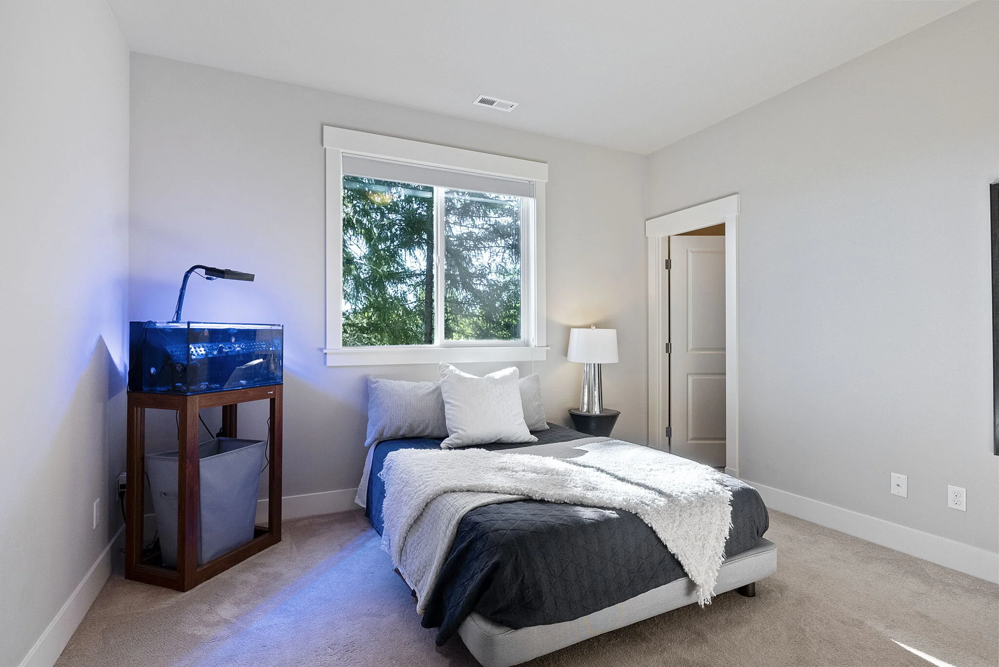 32-web-or-mls-13712 Whispering Pine082.jpg