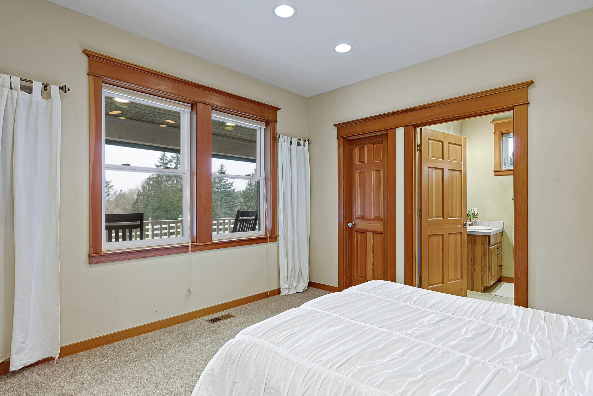 9-web-or-mls-5321-187th-ave-nw.jpg