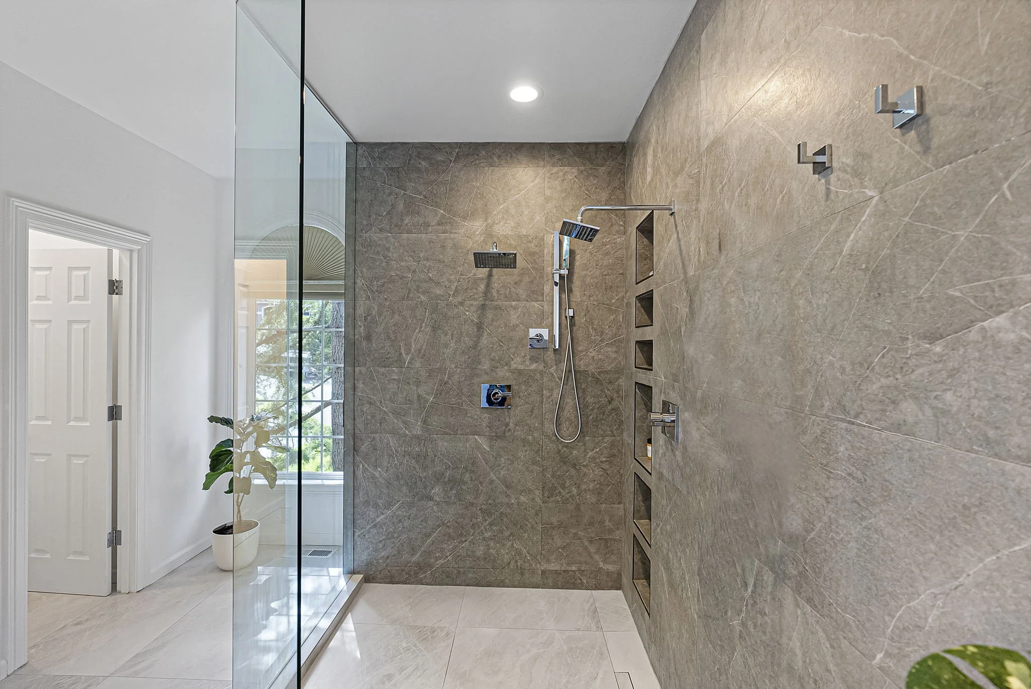 40-web-or-mls-4709-131st-st-ct-nw.jpg