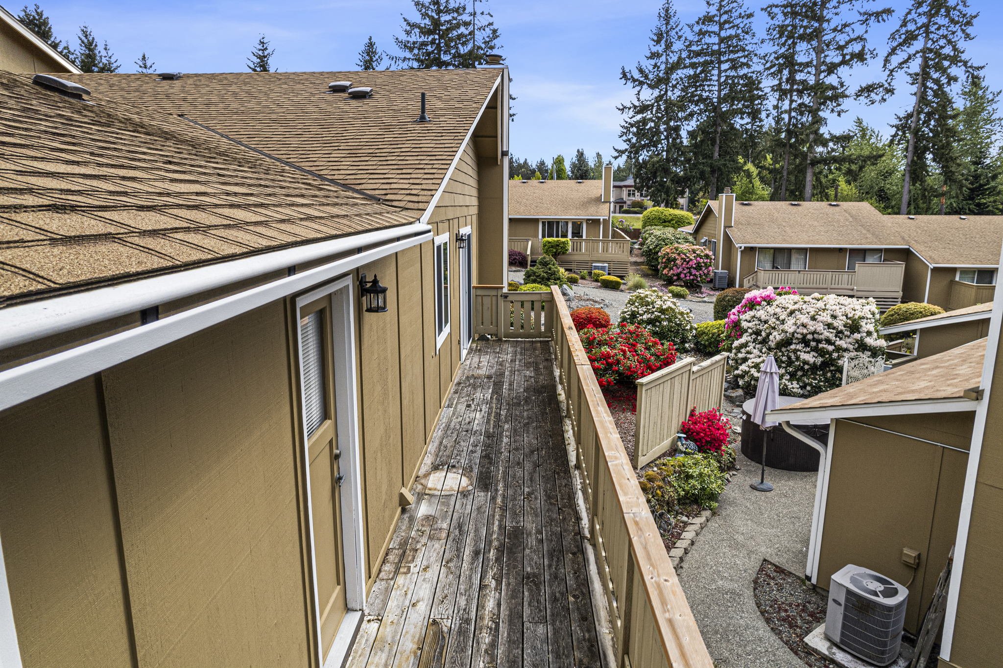 31-web-or-mls-7117-40th-st-w-21.jpg