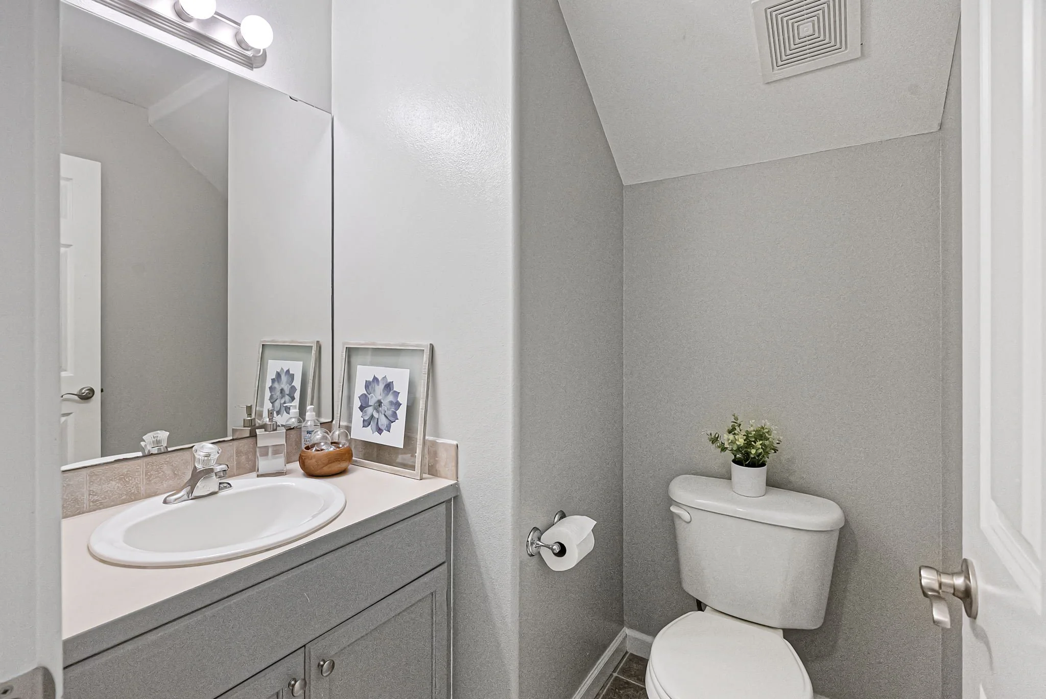 20-web-or-mls-3815-125th-st-nw.jpg