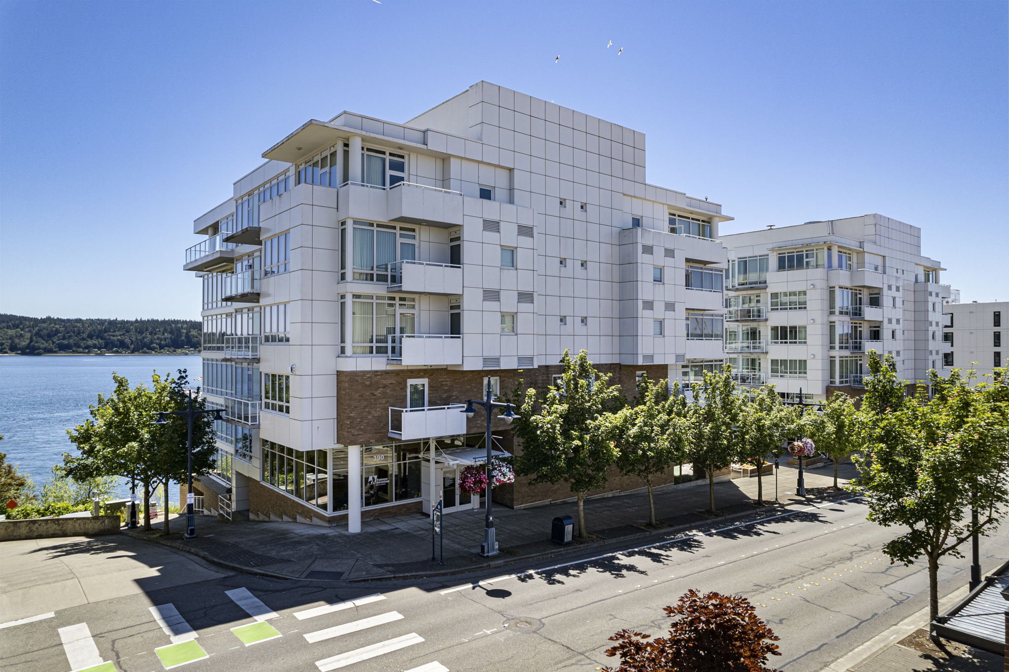 9-web-or-mls-360-washington-ave.jpg