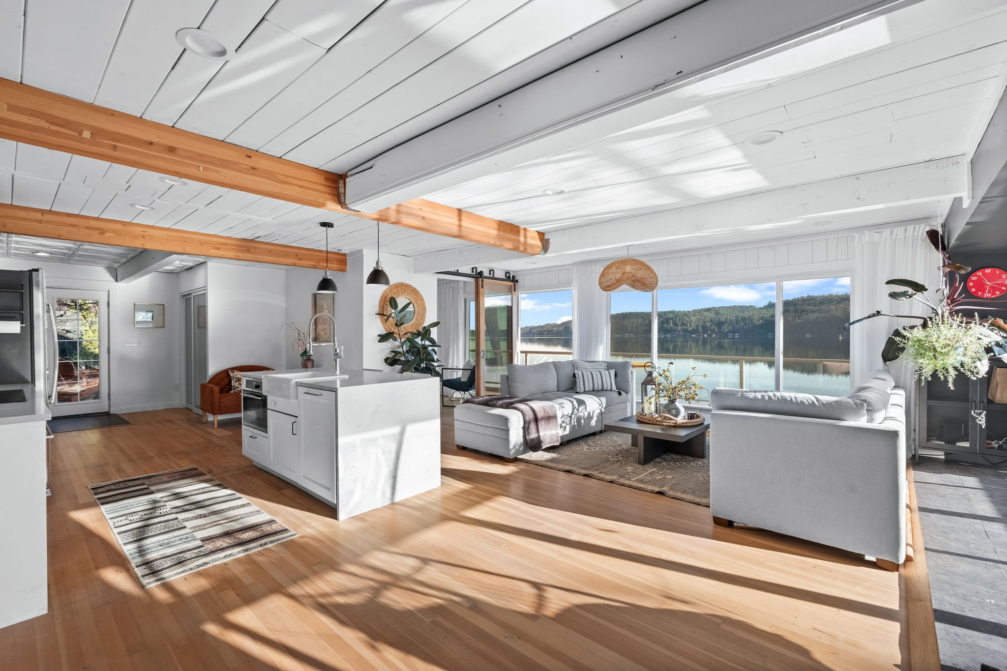 cozy front room.jpeg