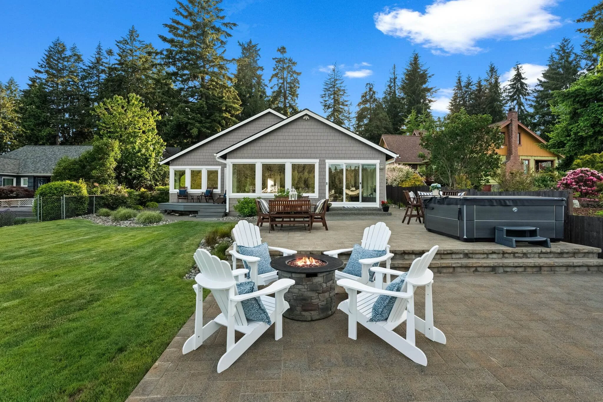 4221 Forest Beach Drive3.jpg