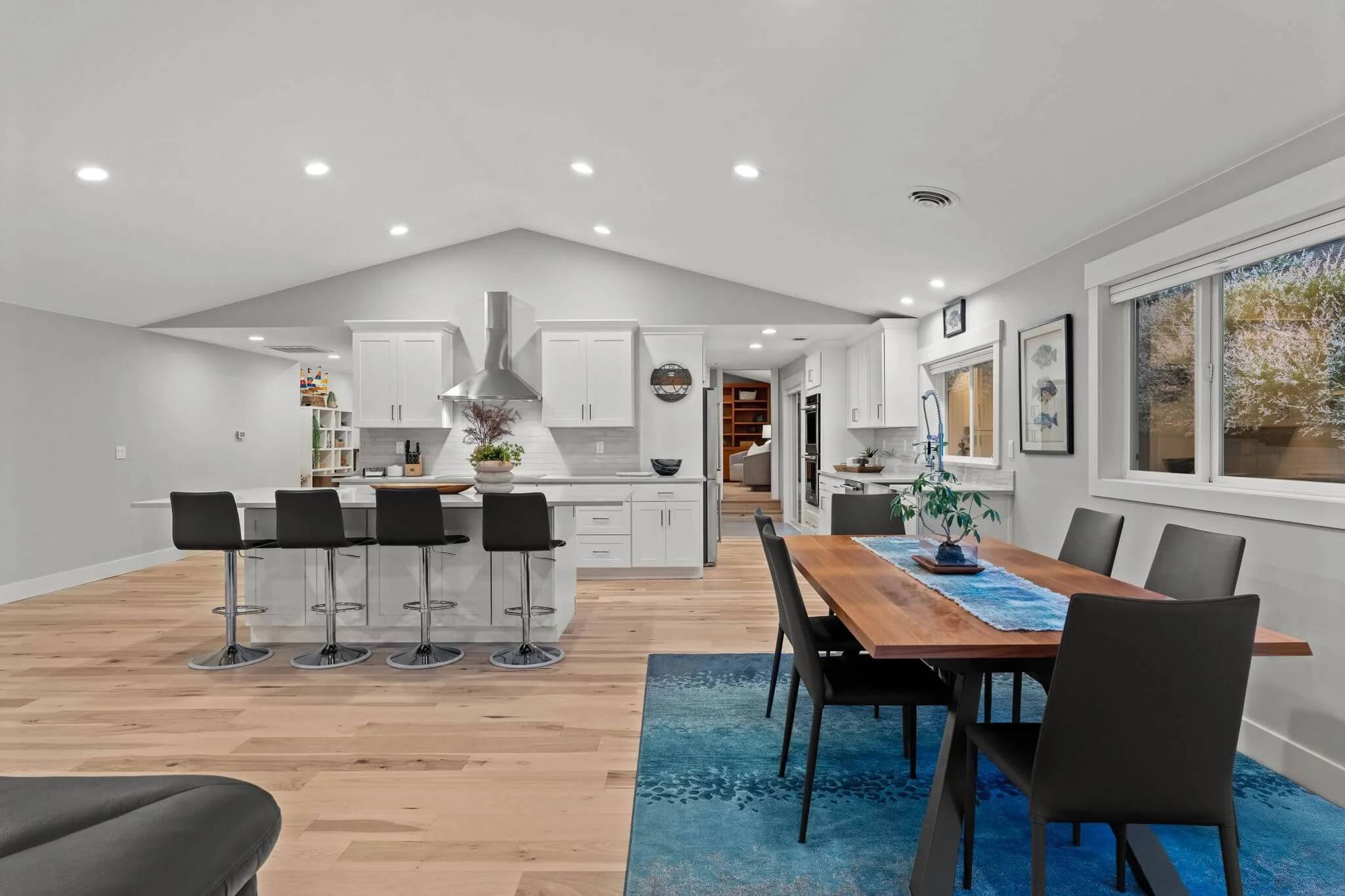 4221 Forest Beach Drive80.jpg