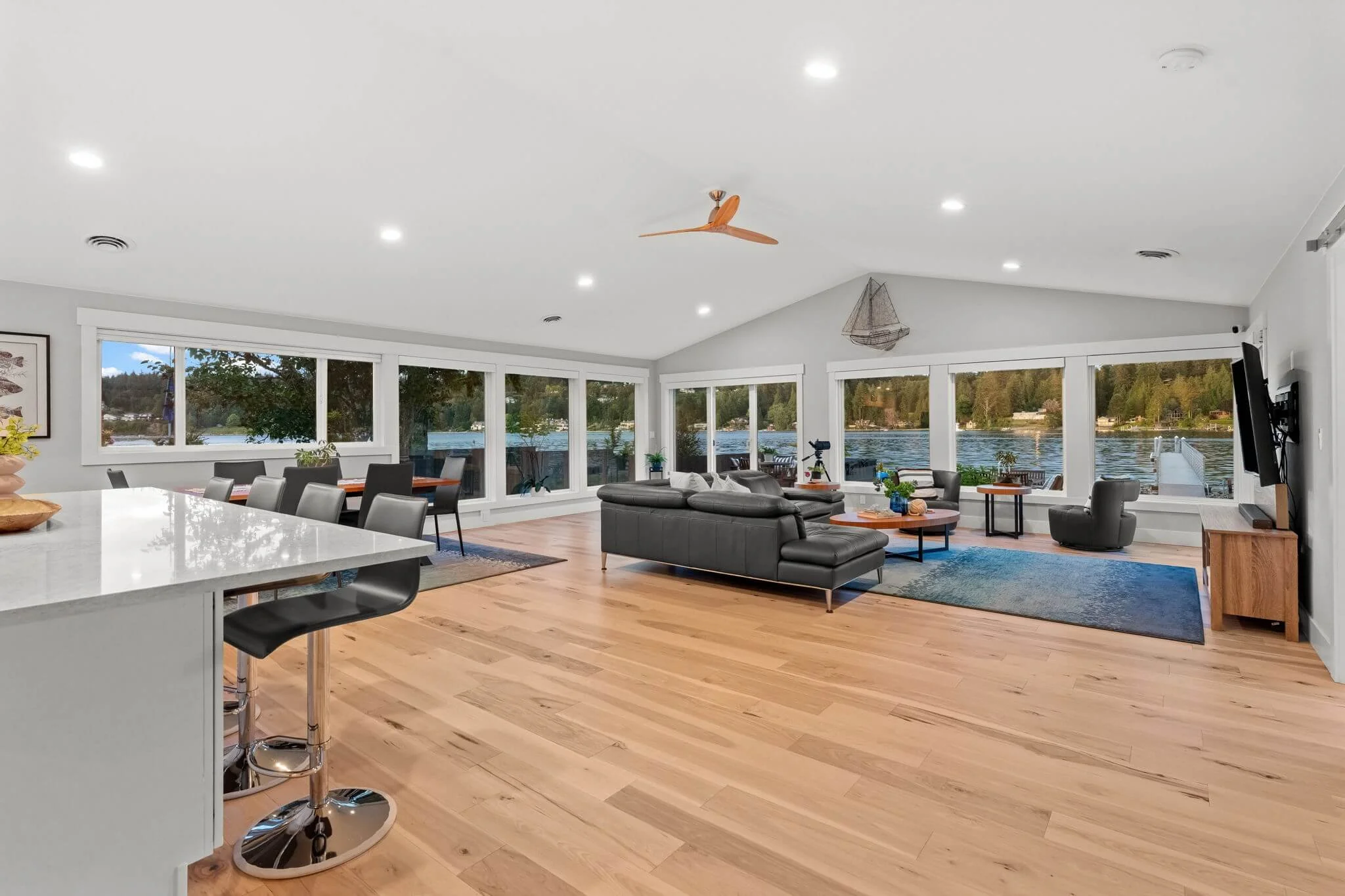 4221 Forest Beach Drive75.jpg