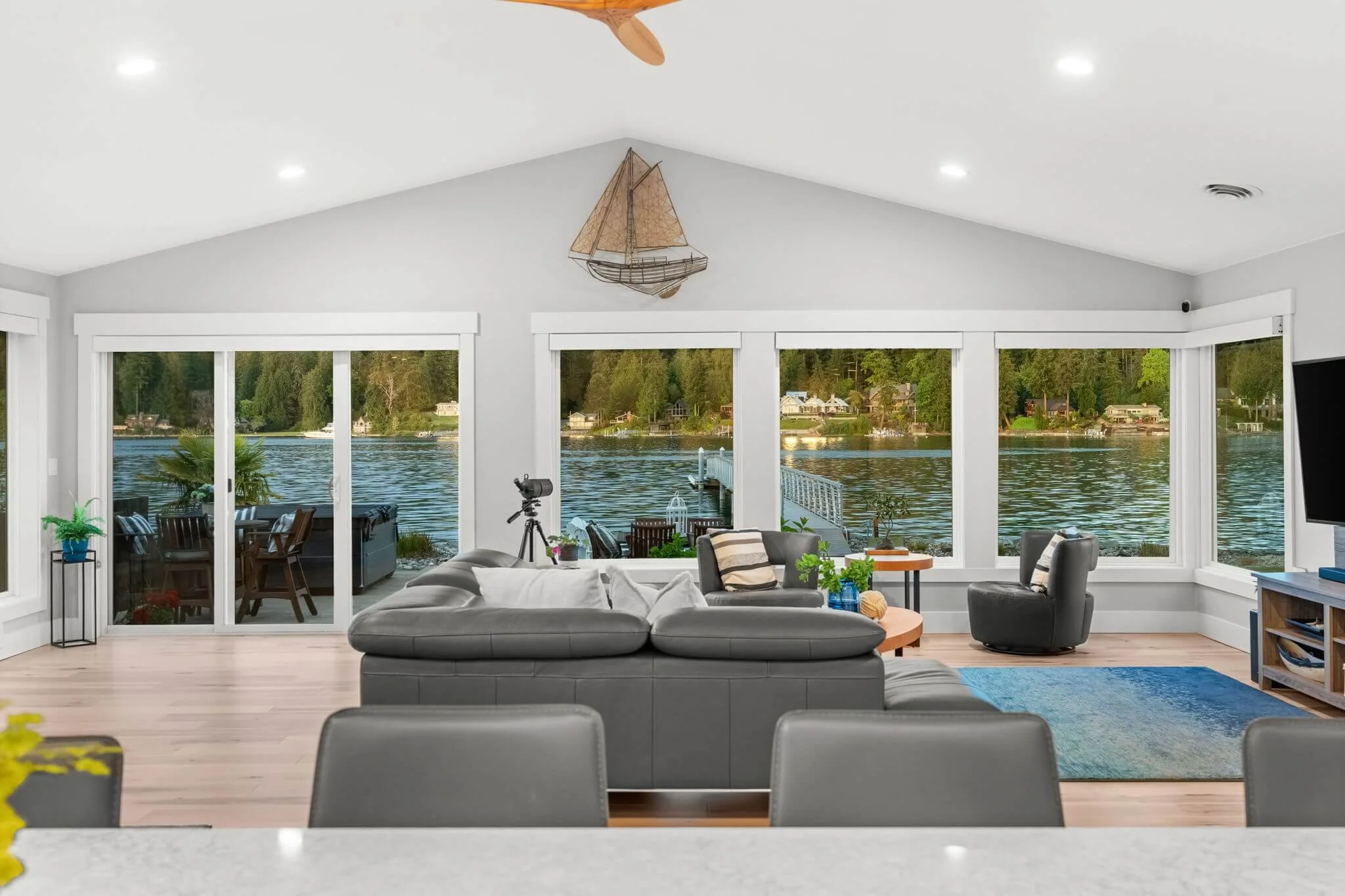 4221 Forest Beach Drive74.jpg