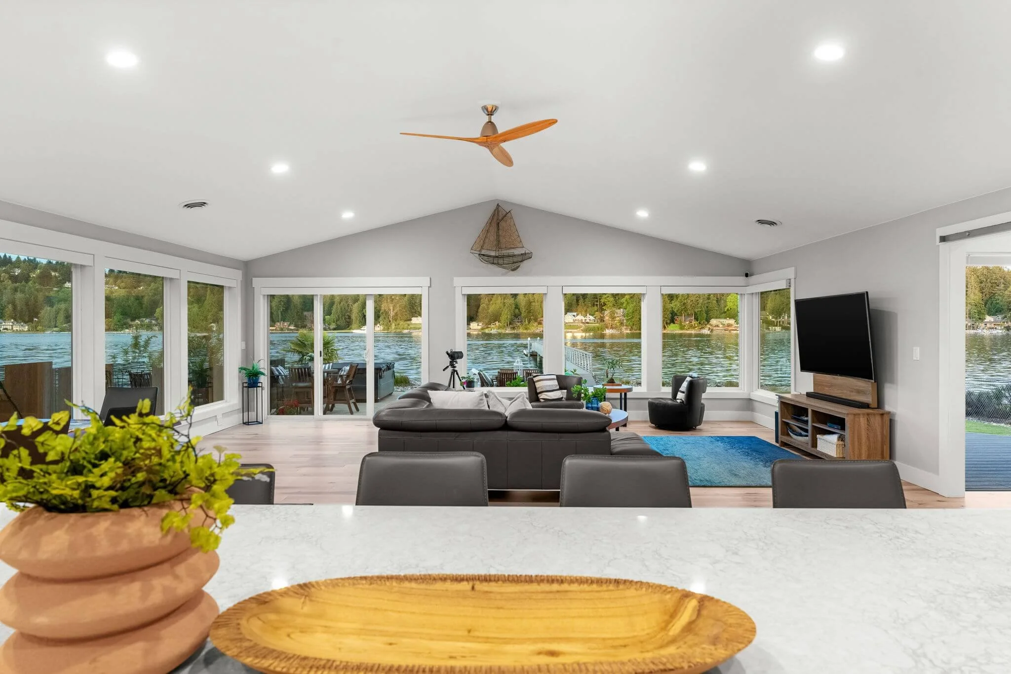 4221 Forest Beach Drive73.jpg