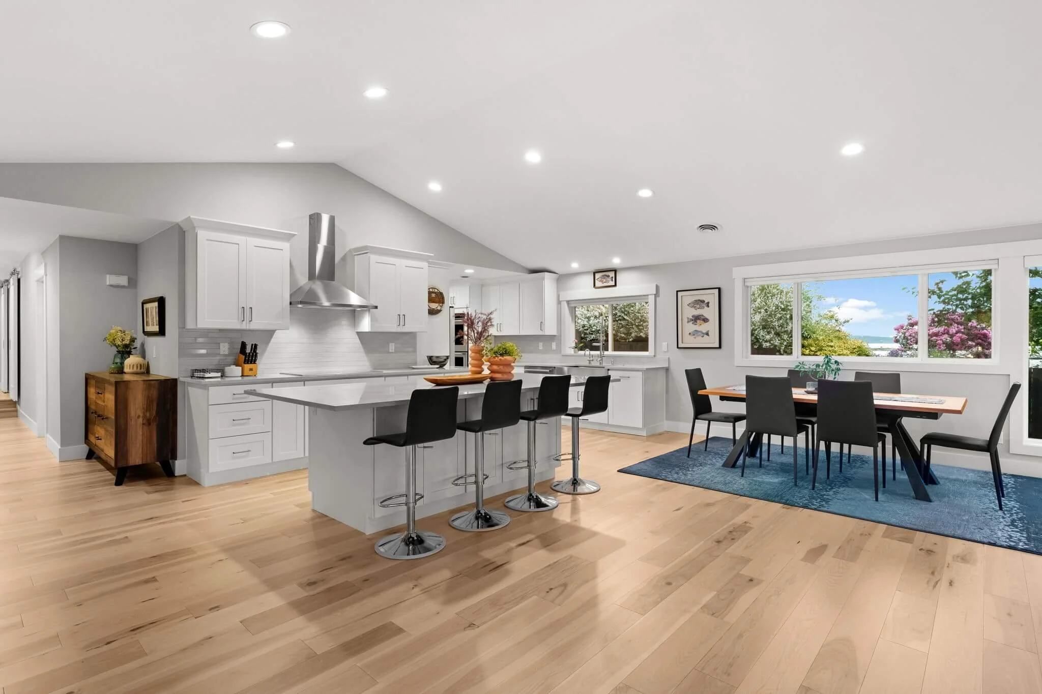 4221 Forest Beach Drive63.jpg