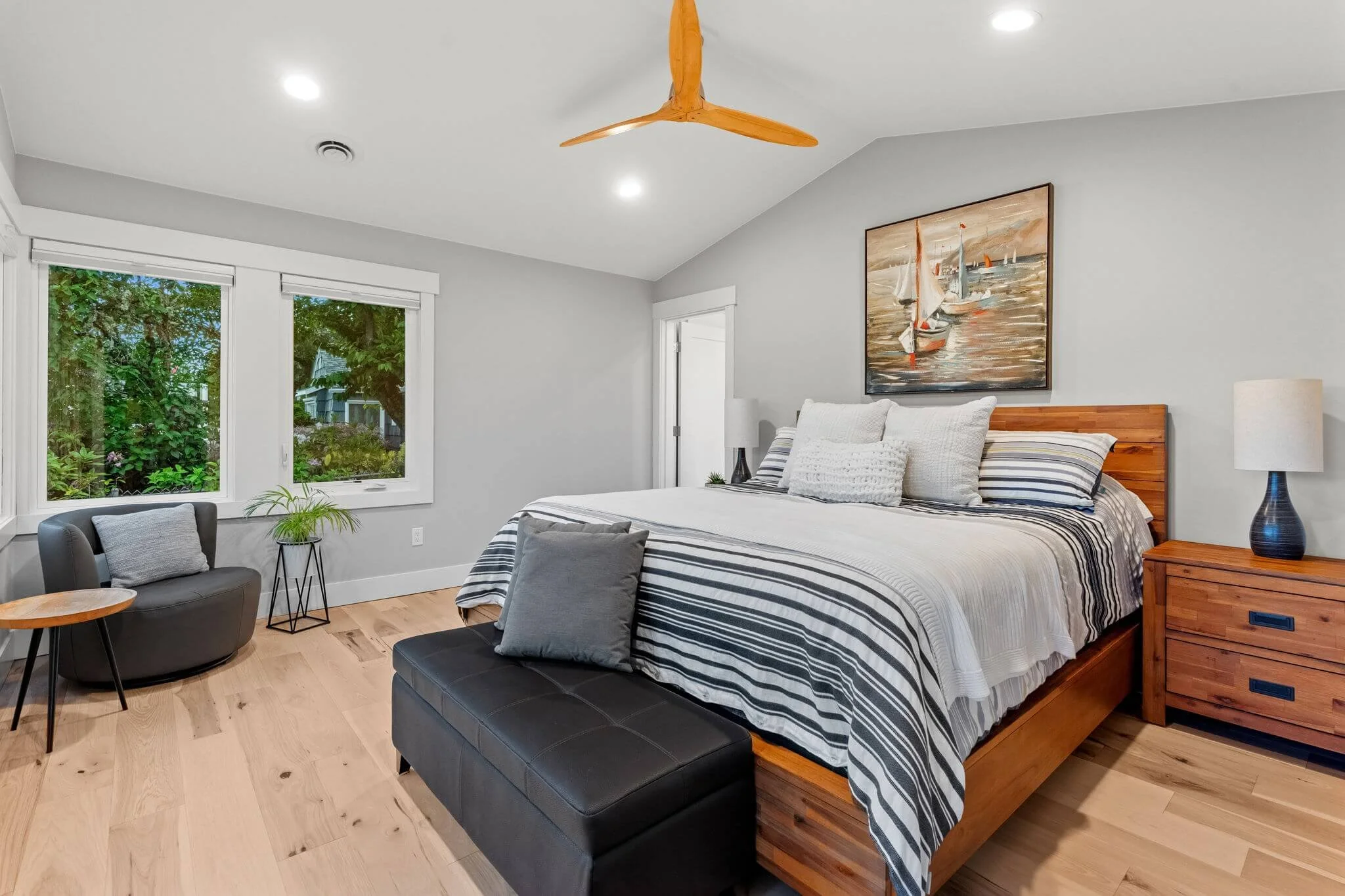 4221 Forest Beach Drive52.jpg
