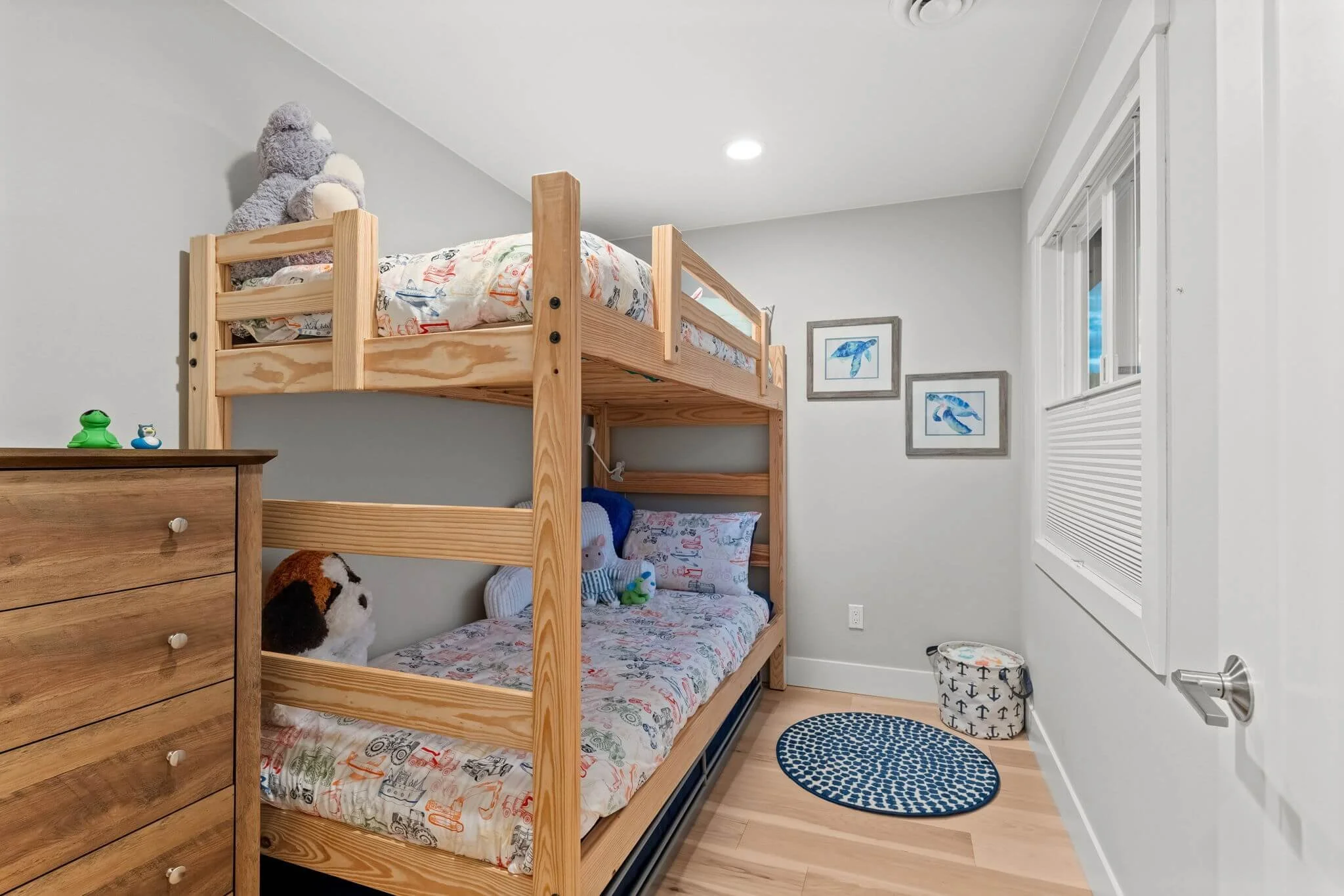 4221 Forest Beach Drive51.jpg