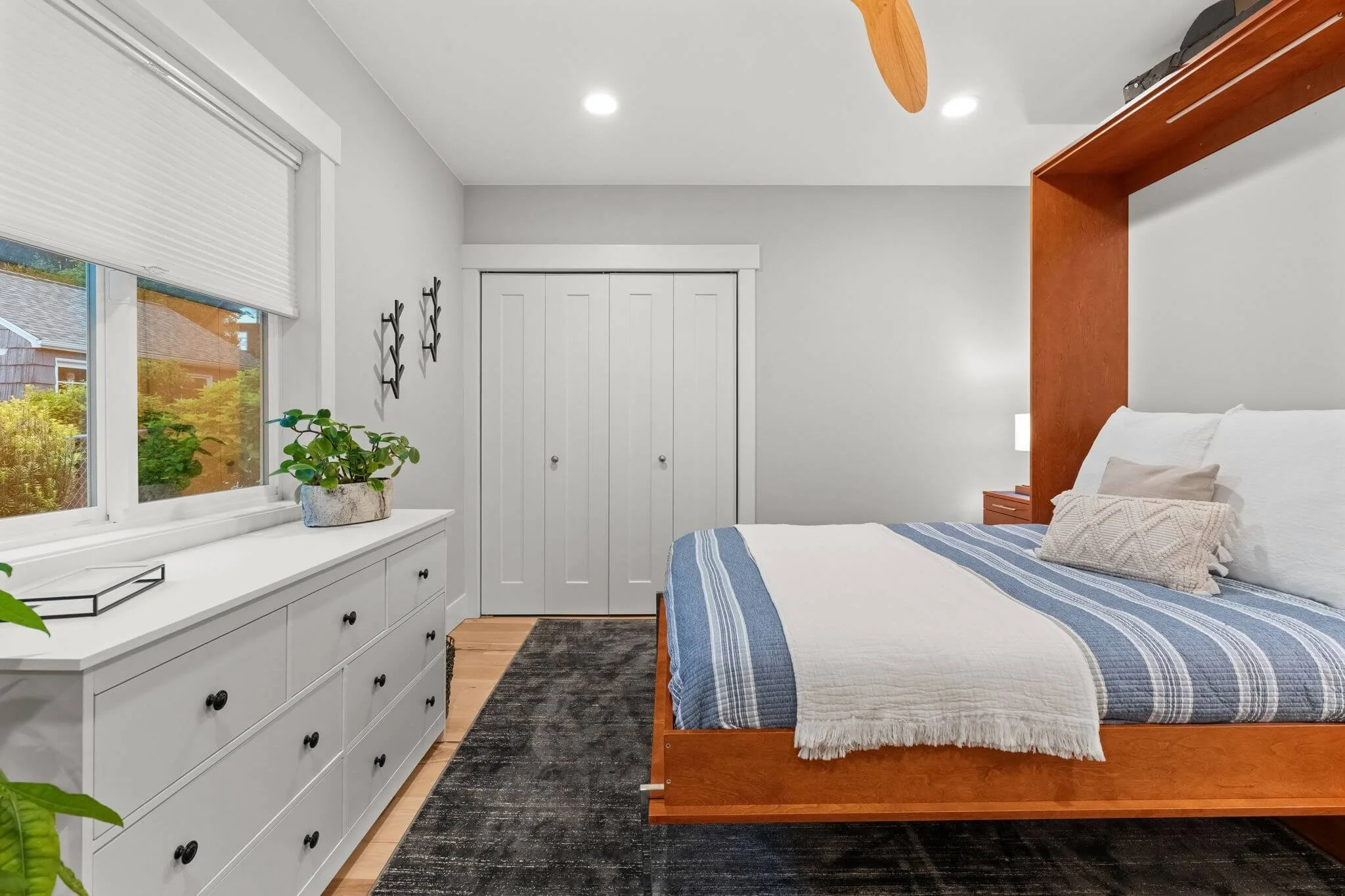 4221 Forest Beach Drive49.jpg