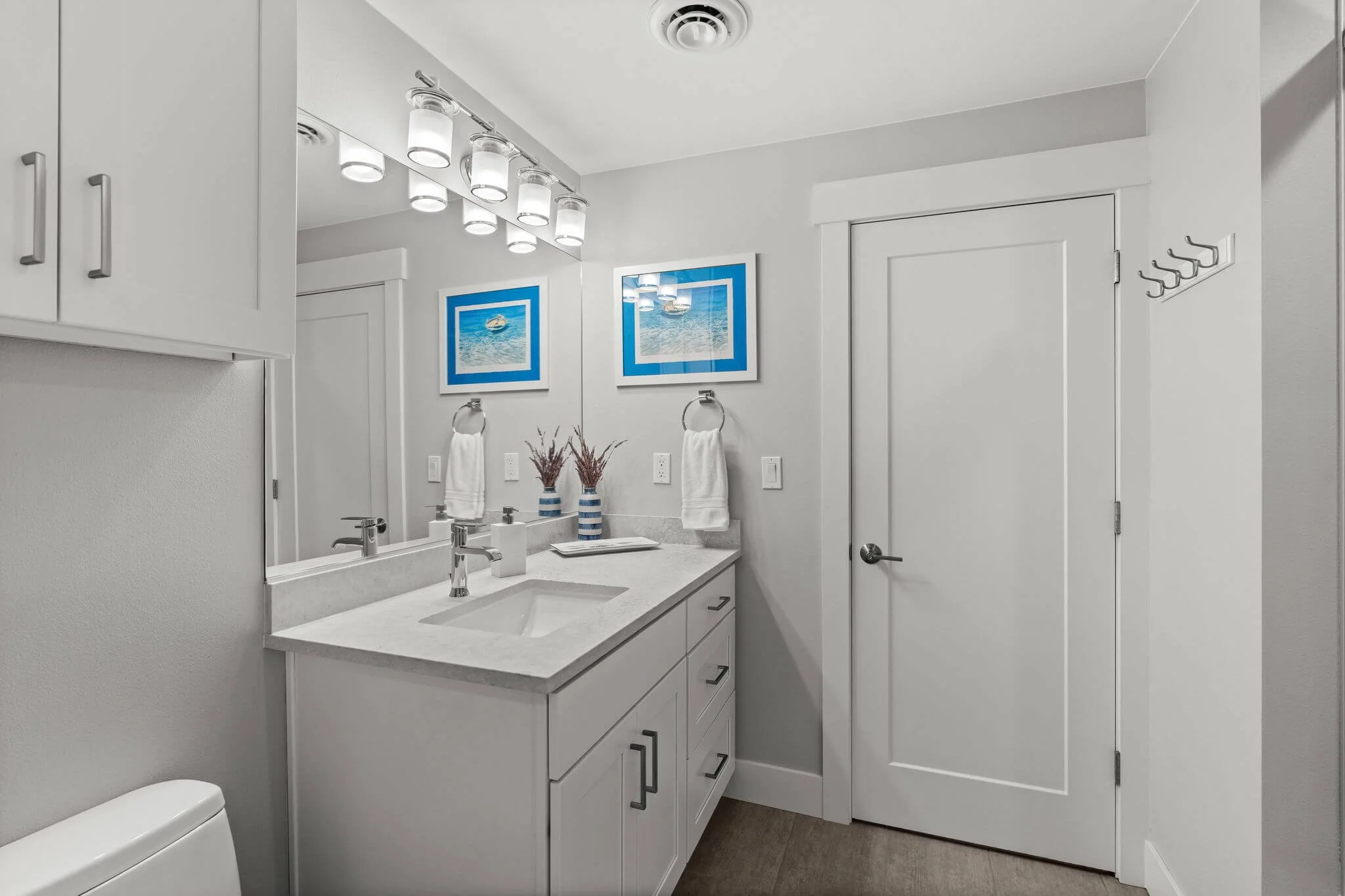 4221 Forest Beach Drive46.jpg
