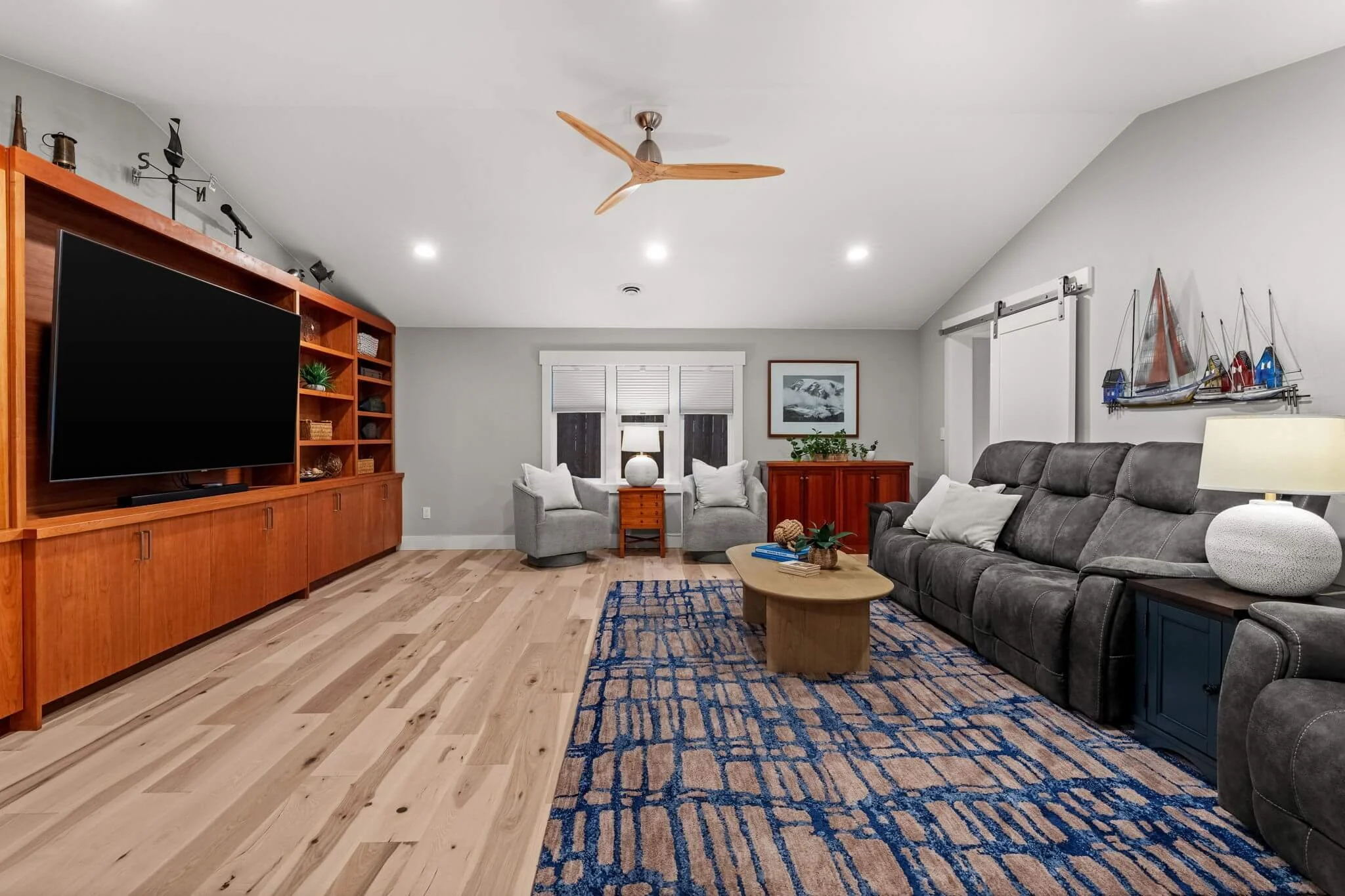 4221 Forest Beach Drive41.jpg