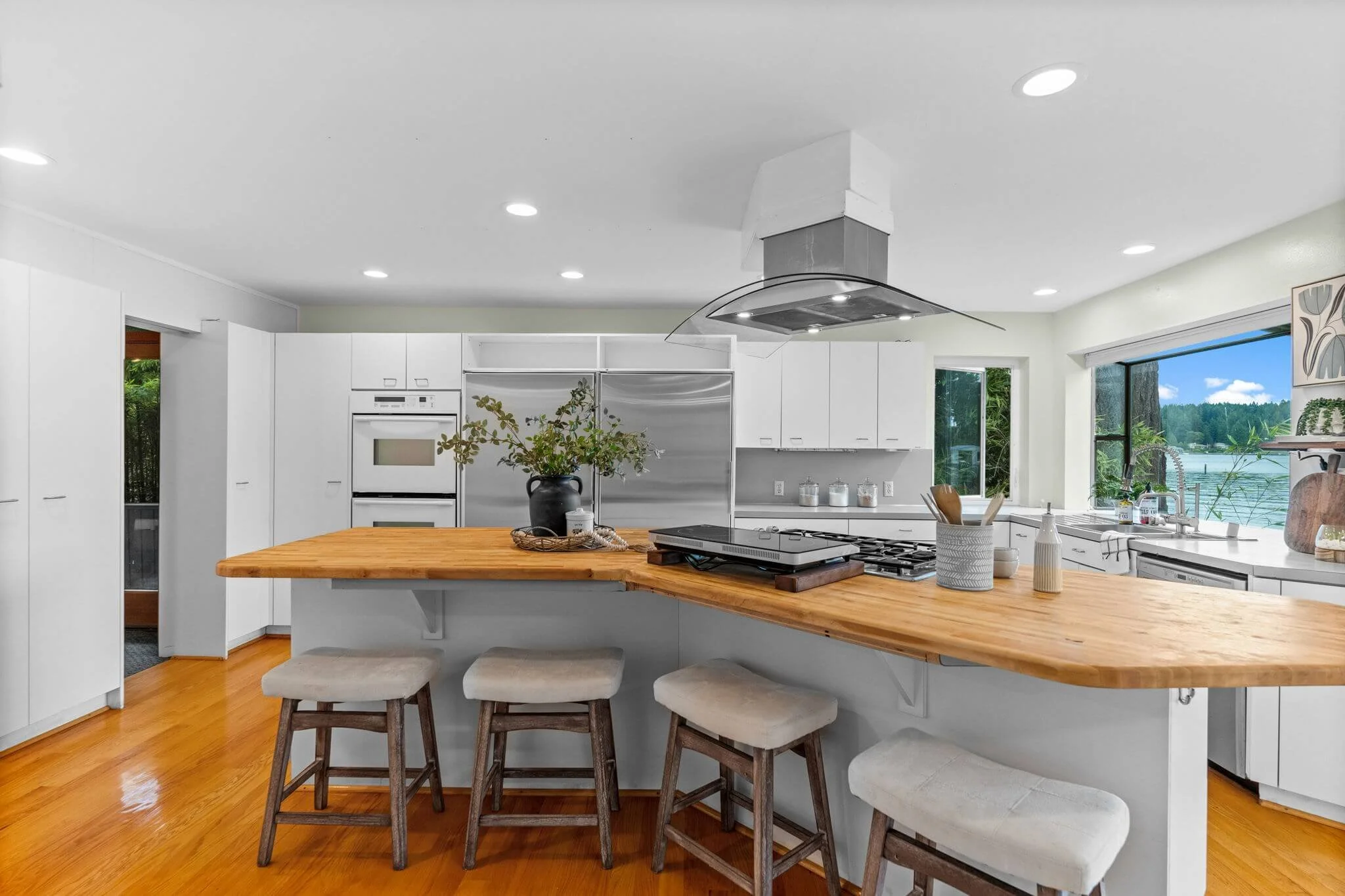 225 3rd Ct, Fox Island, WA19 (1).jpg