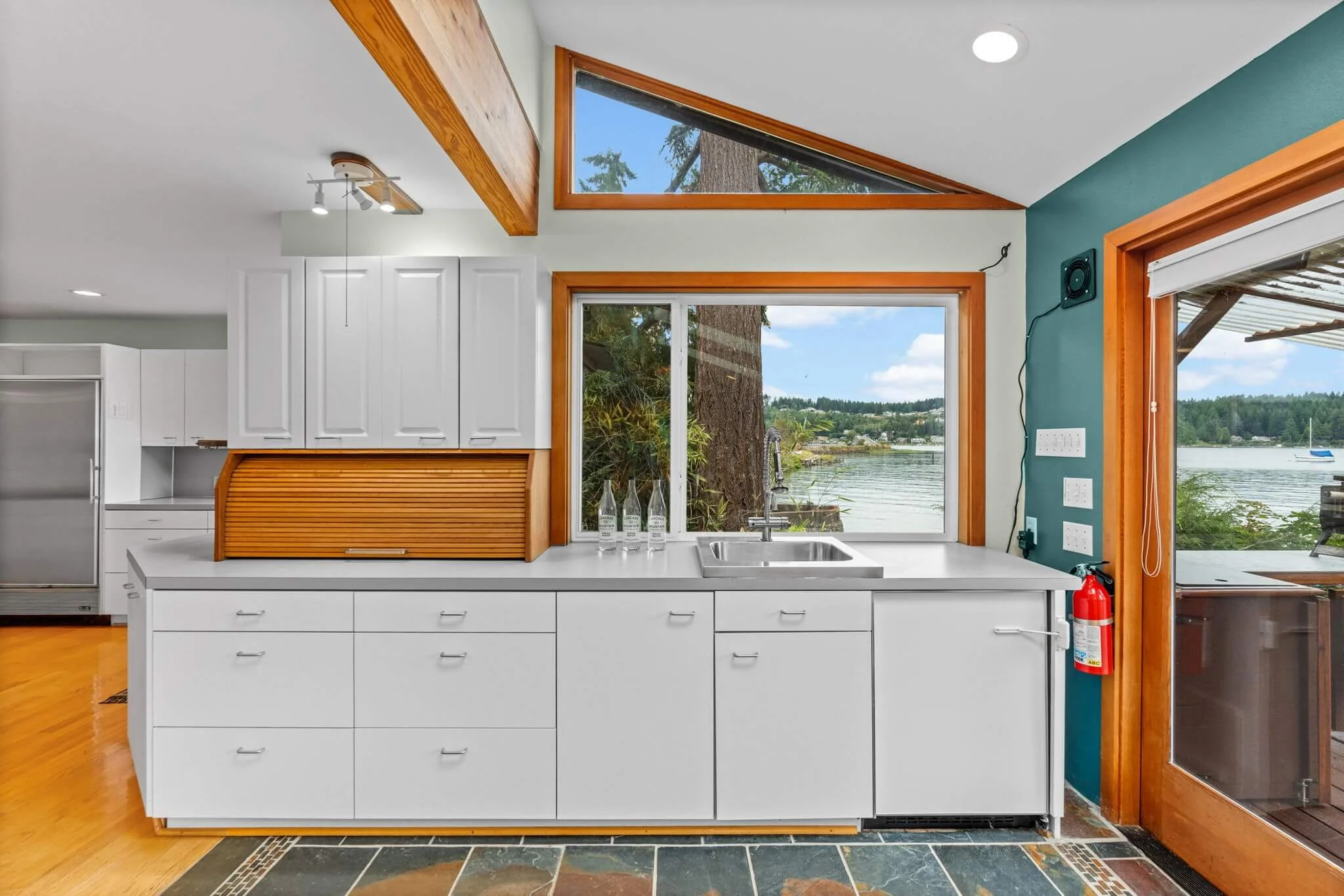 225 3rd Ct, Fox Island, WA24.jpg