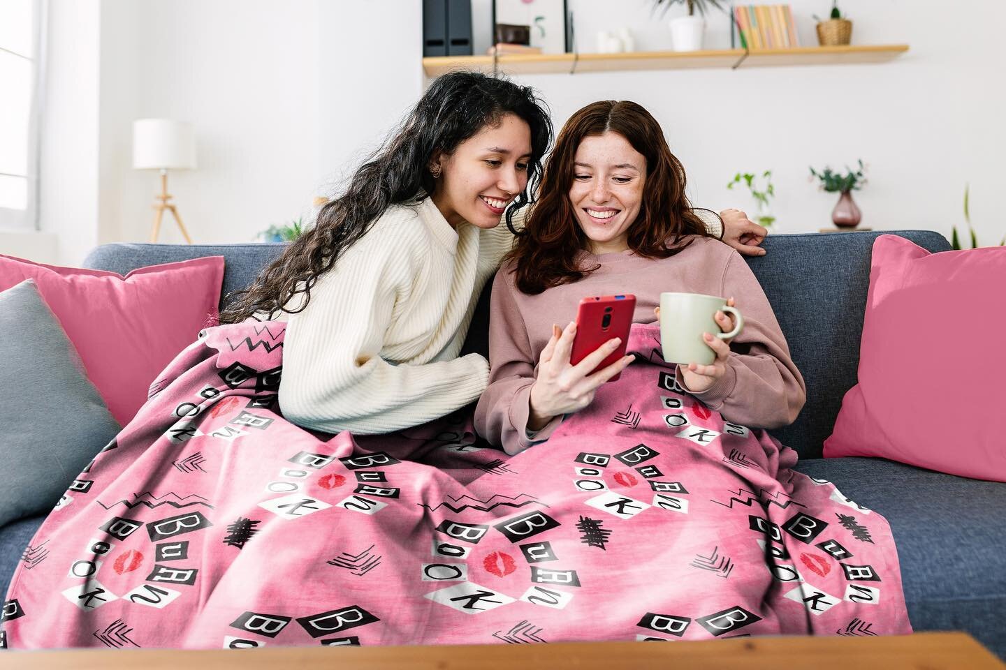 On Wednesdays, we go to the theaters to see Mean Girls 💋

We&rsquo;re channeling out inner plastic with our viral Burn Book Blanket available at @homegoods @tjmaxx and @marshalls 

#meangirls #reneerapp #jayfranco #homedecor