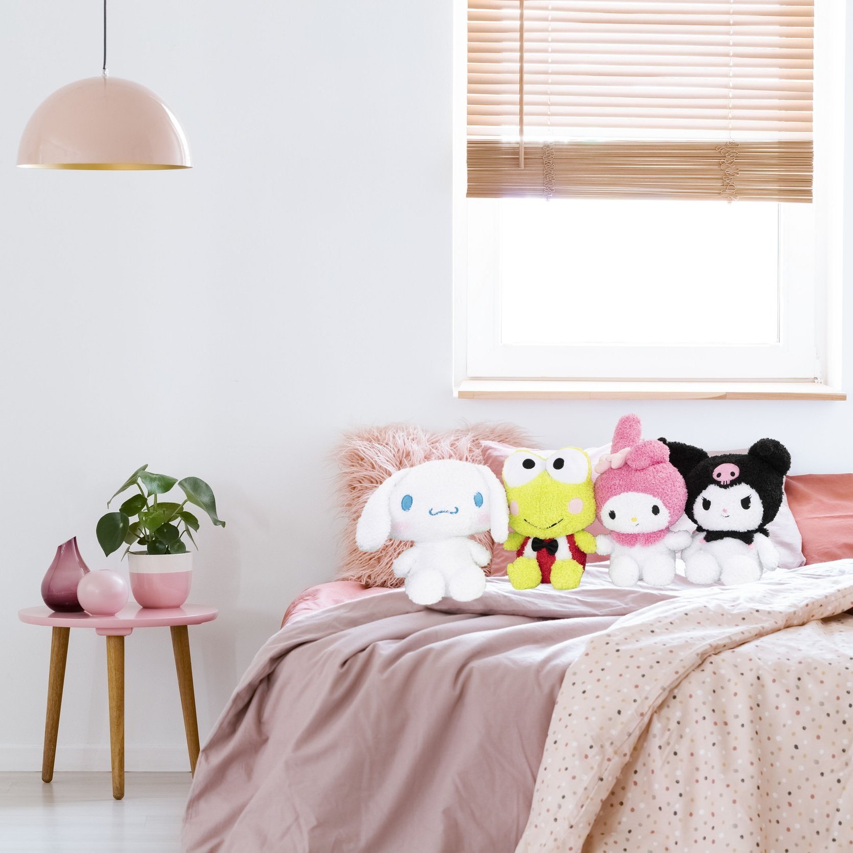 HelloKitty_PillowBuddy_Lifestyle.jpg