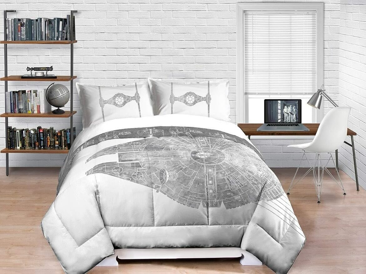 Shop for our Star Wars bedding on Amazon, and May the Force be with you, always. 💫 🌌 🚀 #StarWars #Bedding #Home #comfy 🛌 

Amazon: https://www.amazon.com/stores/JayFranco/StarWars_ShopByBrand/page/72476EF0-0A41-426C-89AA-050E25E79014