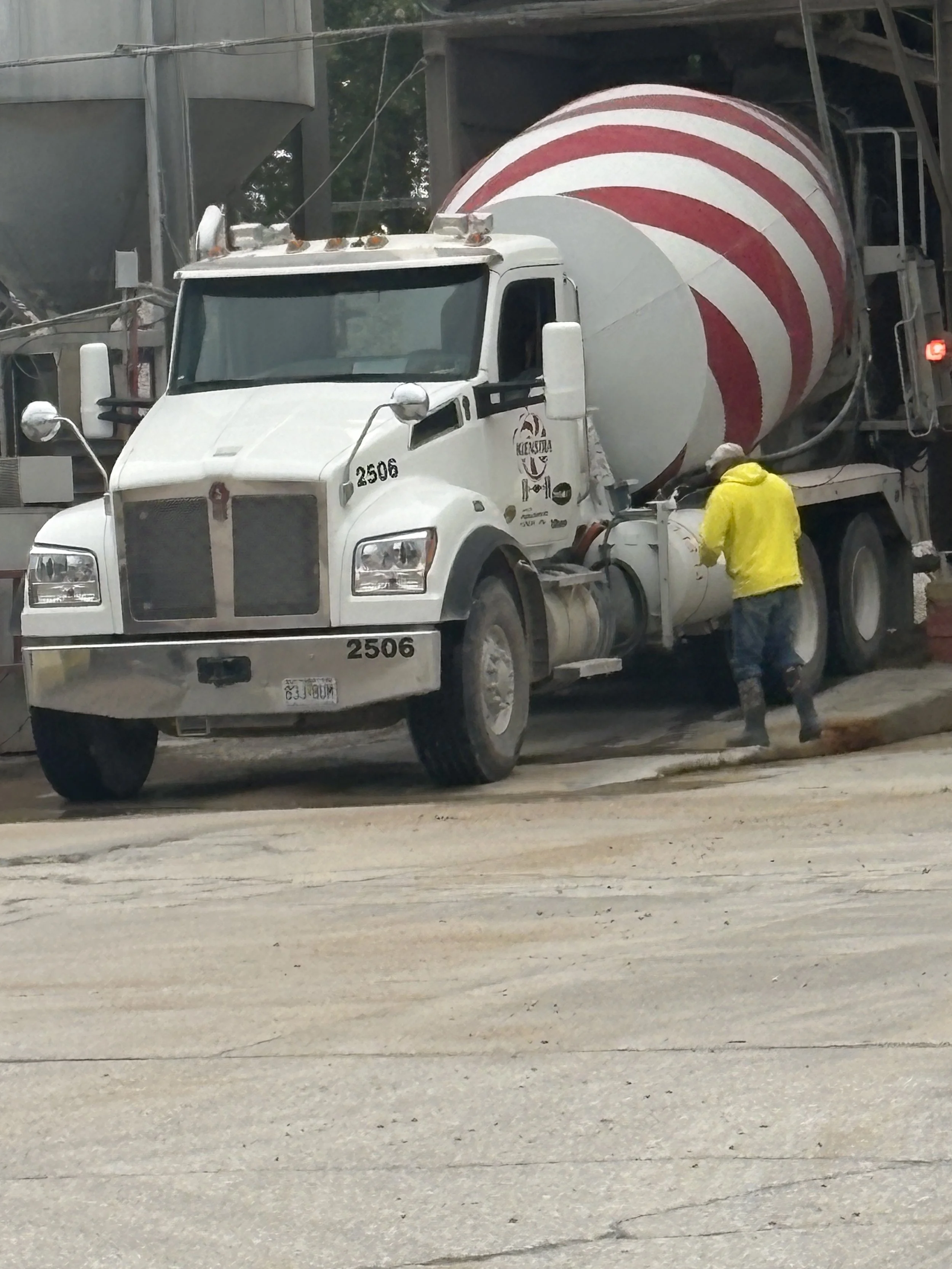Kienstra Ready Mix truck 2506 at the Bridgeton concrete plant