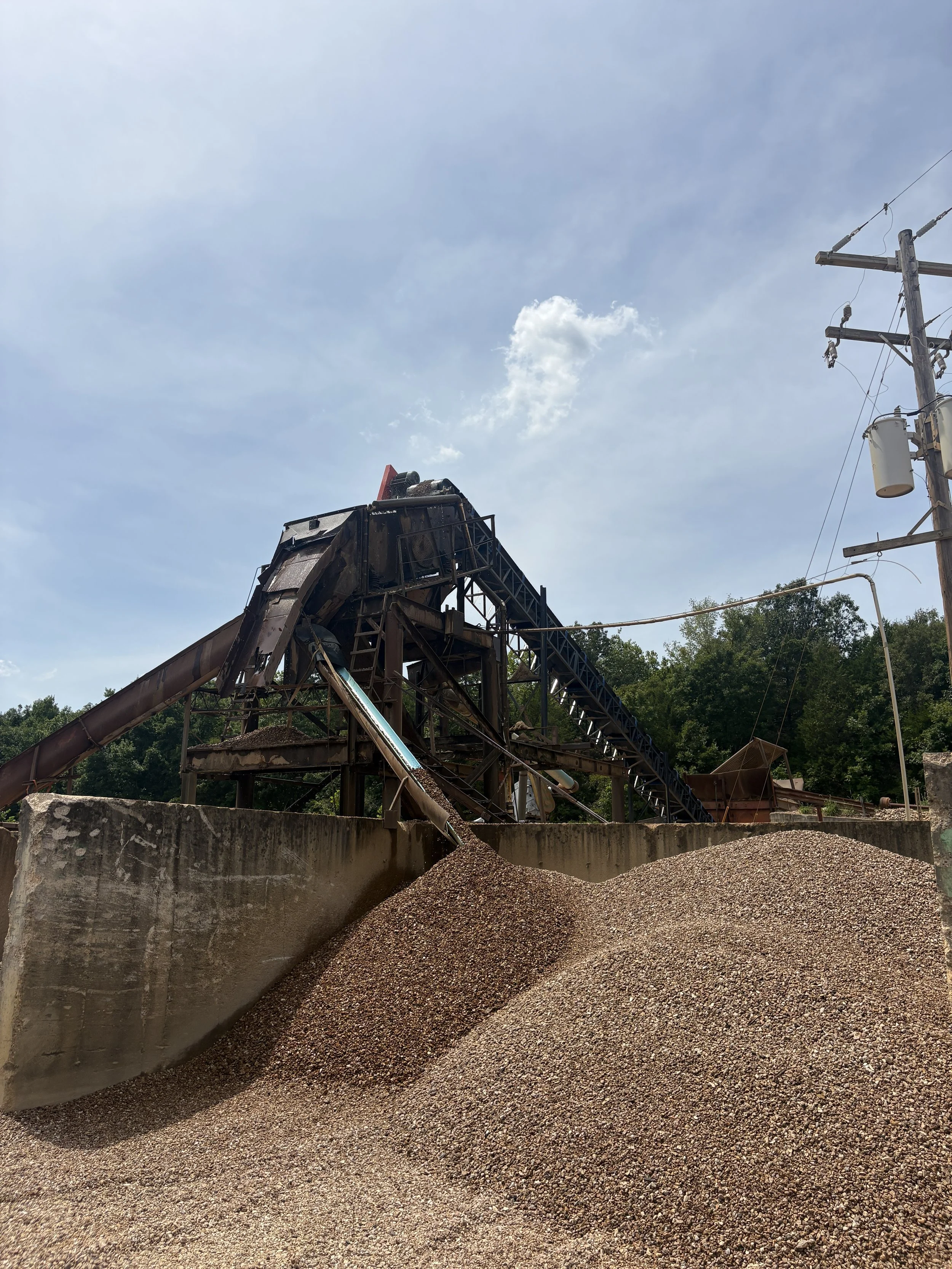 Smith Sand & Gravel Rolla processing plant and gravel stockpiles
