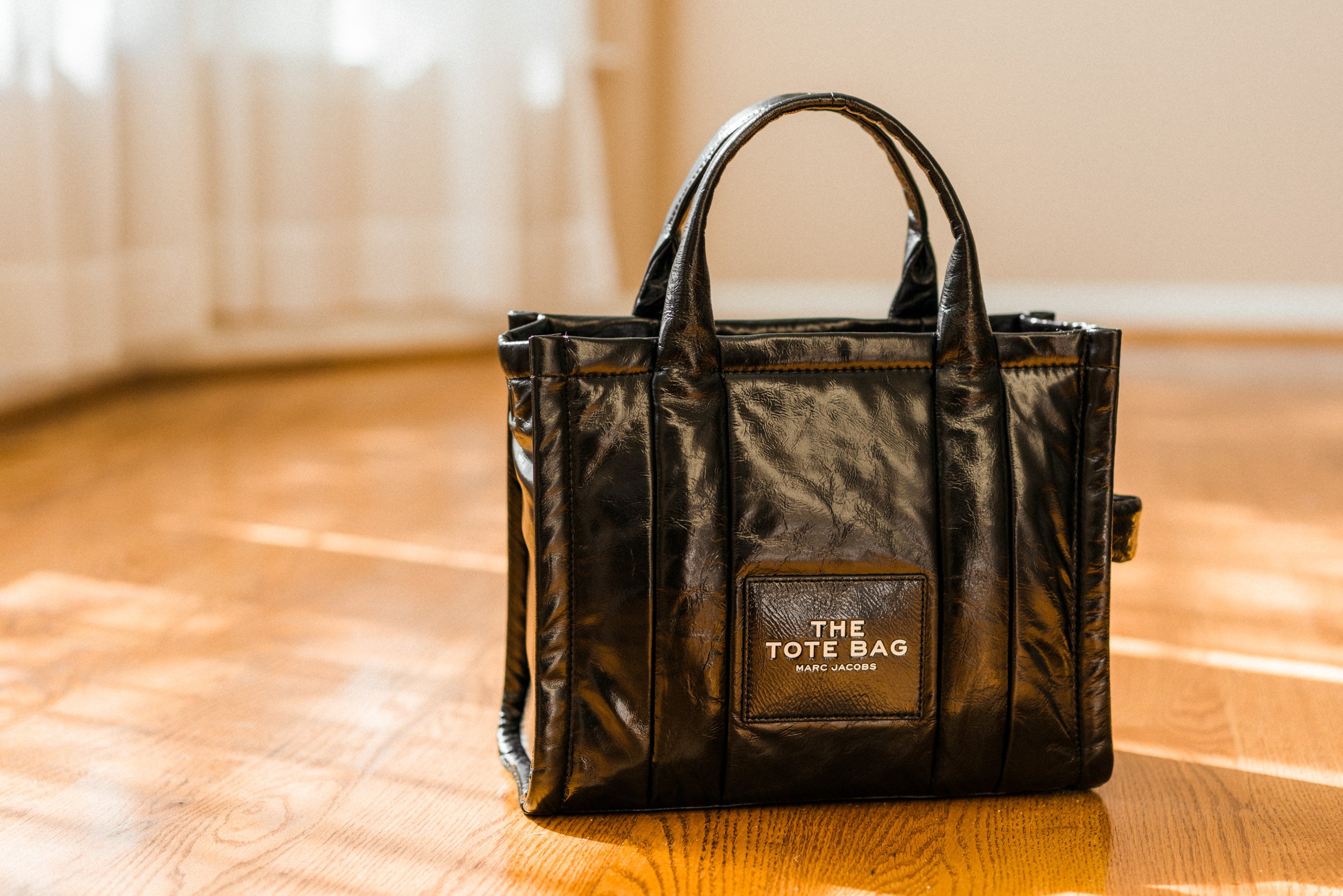 Marc Jacobs The Leather Mini Tote Bag Review + What's In My Bag