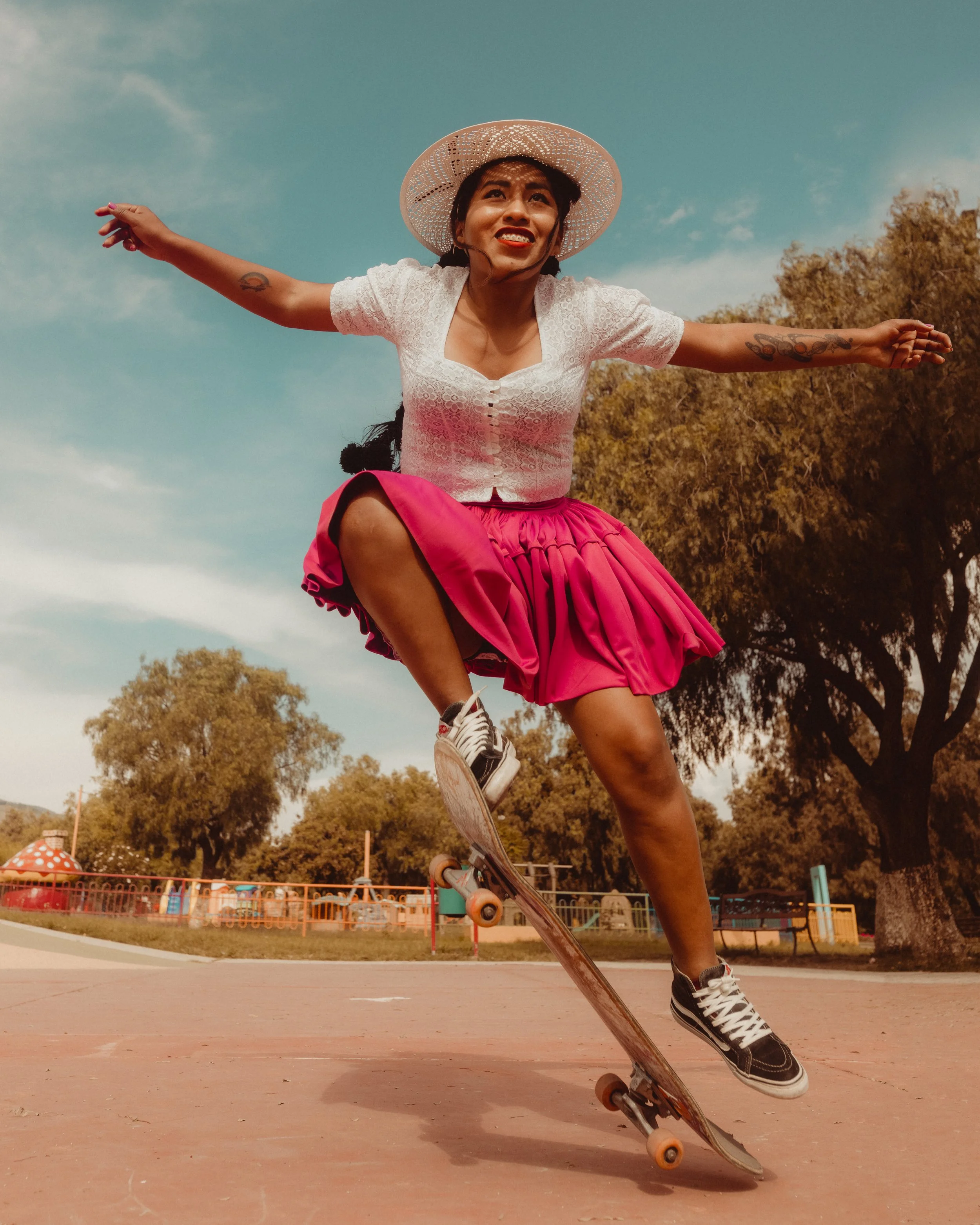 Cholitas-Skaters-Celia-D-Luna-0002.jpg