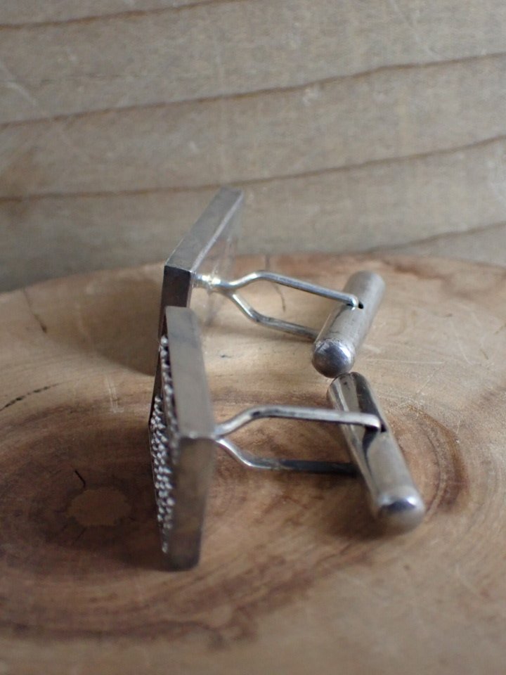 WIN-Online-Shop-Women-In-Need-Community-Cooperative-Resale-Thrift-Store-Jewelry-Gold-Silver-Clothing-Furniture-Antiques-Vintage-Books-Christmas-Victoria-BC- (183).JPG