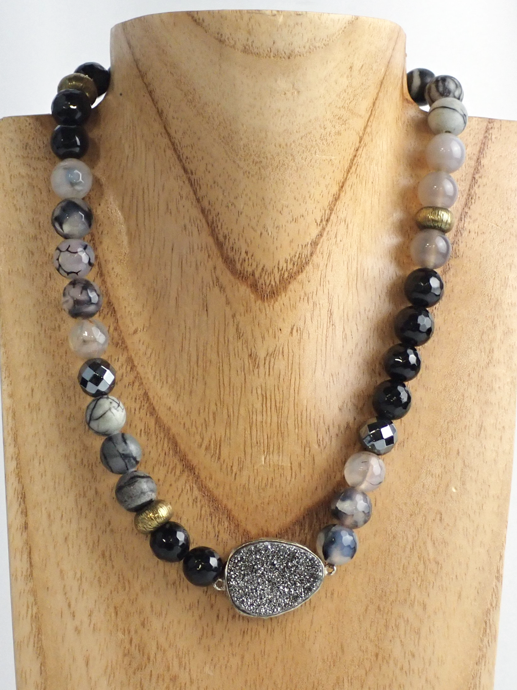 WIN+Online+Shop+Women+In+Need+Community+Cooperative+Resale+Thrift+Store+Jewelry+Gold+Silver+Clothing+Shoes+Home+Interior+Decor+Furniture+Antiques+Vintage+Books+Christmas+Victoria+BC+%28128%29.png