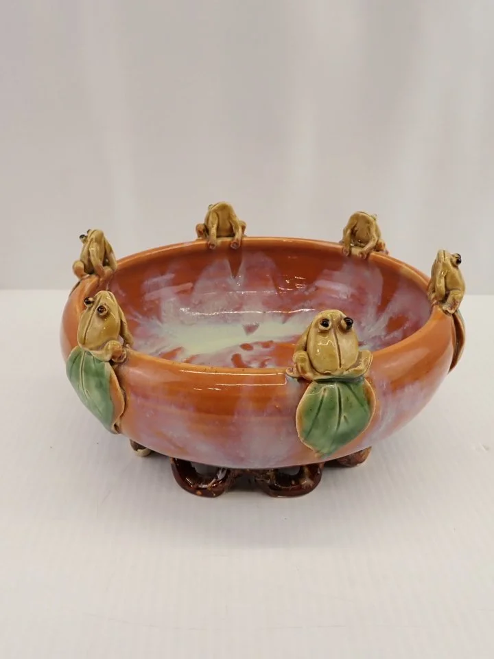 WIN-Online-Shop-Women-In-Need-Community-Cooperative-Resale-Thrift-Store-Jewelry-Gold-Silver-Clothing-Furniture-Antiques-Vintage-Books-Christmas-Victoria-BC- (328).JPG