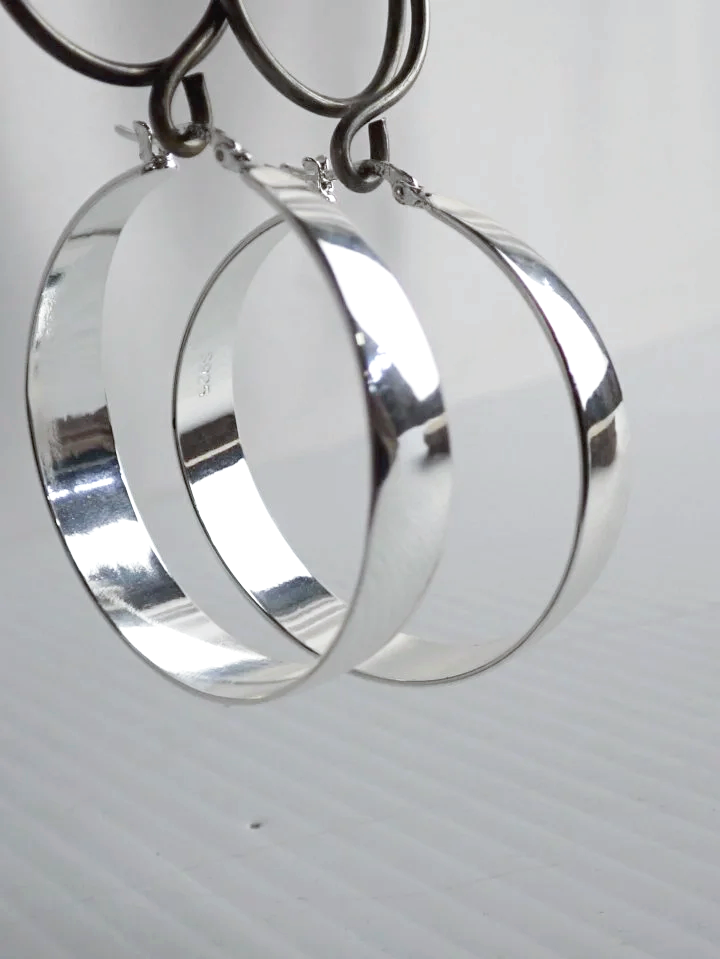 925 Silver Graduated Width Hinged Hoop Earrings