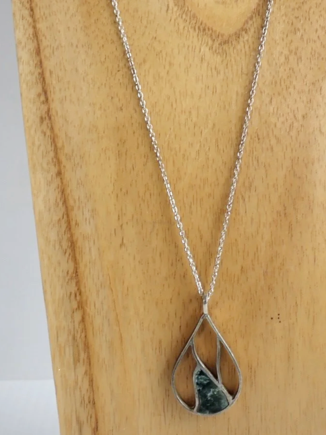 WIN-Online-Shop-Women-In-Need-Community-Cooperative-Resale-Thrift-Store-Jewelry-Gold-Silver-Clothing-Furniture-Antiques-Vintage-Books-Christmas-Victoria-BC-+%28158%29.png