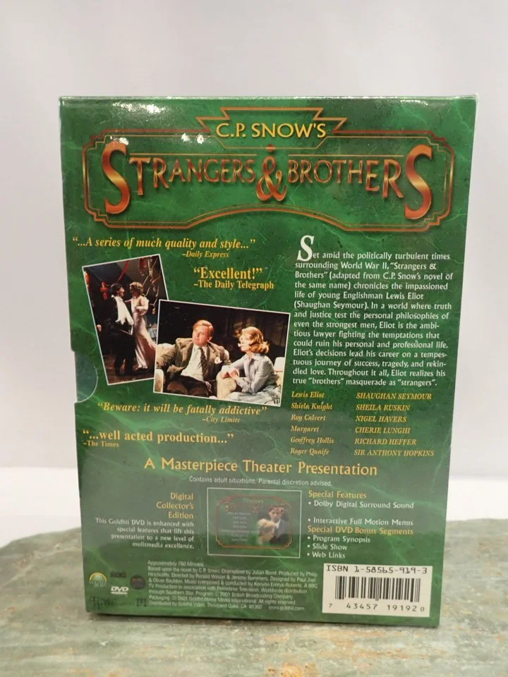 WIN-Online-Shop-Women-In-Need-Community-Cooperative-Resale-Thrift-Store-Jewelry-Gold-Silver-Clothing-Furniture-Antiques-Vintage-Books-Christmas-Victoria-BC- (122).JPG