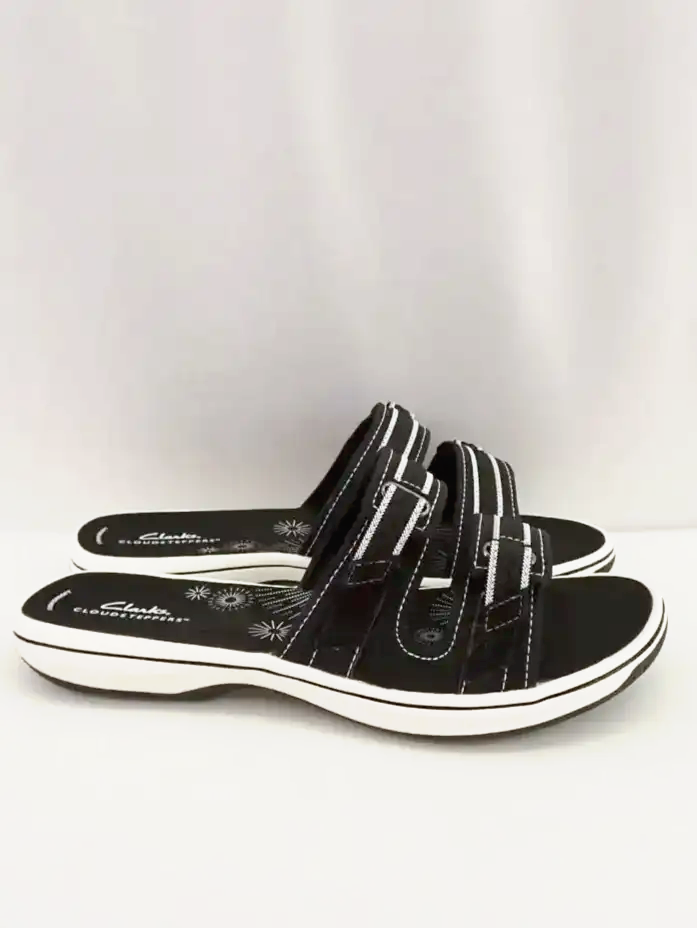 (NEW) Clarks Cloudsteppers Black Breezy Slip On Sandals (10)