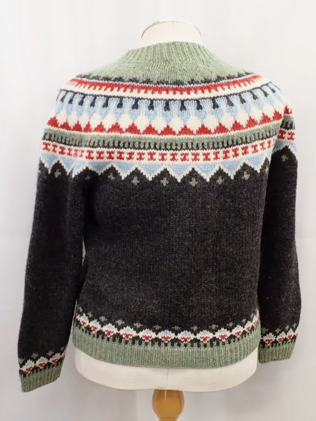 WIN-Online-Shop-Women-In-Need-Community-Cooperative-Resale-Thrift-Store-Jewelry-Gold-Silver-Clothing-Furniture-Antiques-Vintage-Books-Christmas-Victoria-BC-+%2877%29.png