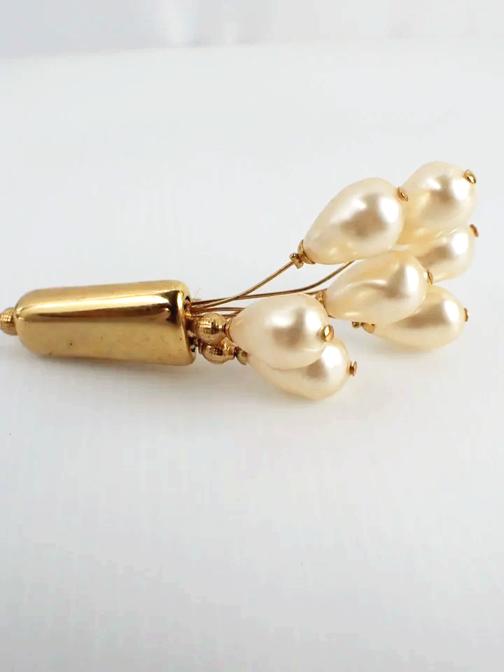 Gold Tone Faux Pearl Cluster Pin