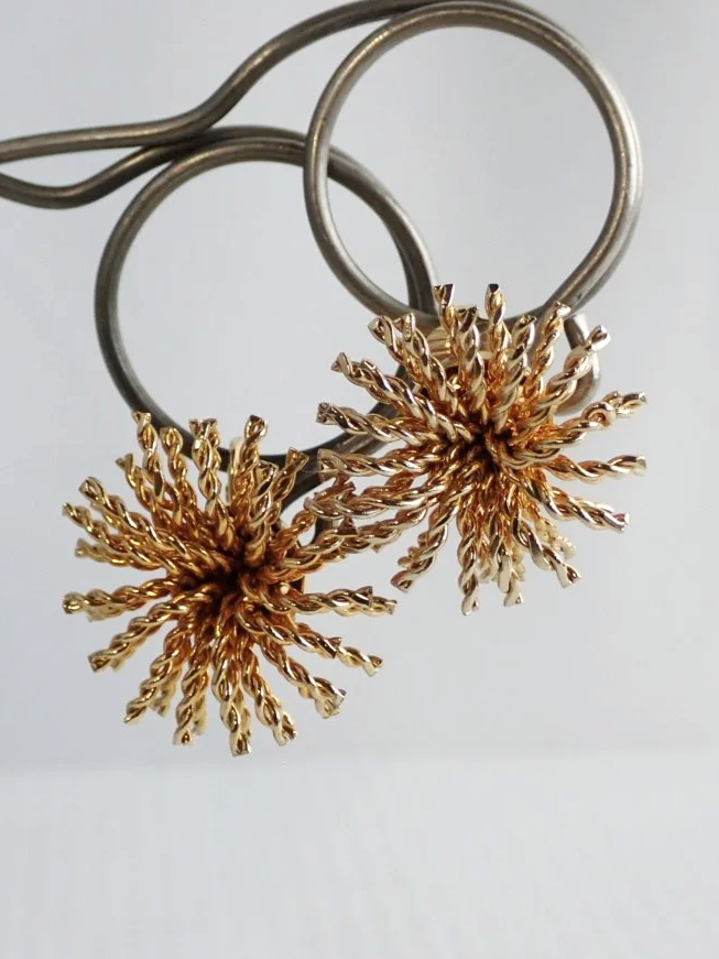 WIN-Online-Shop-Women-In-Need-Community-Cooperative-Resale-Thrift-Store-Jewelry-Gold-Silver-Clothing-Furniture-Antiques-Vintage-Books-Christmas-Victoria-BC-+%288%29.png