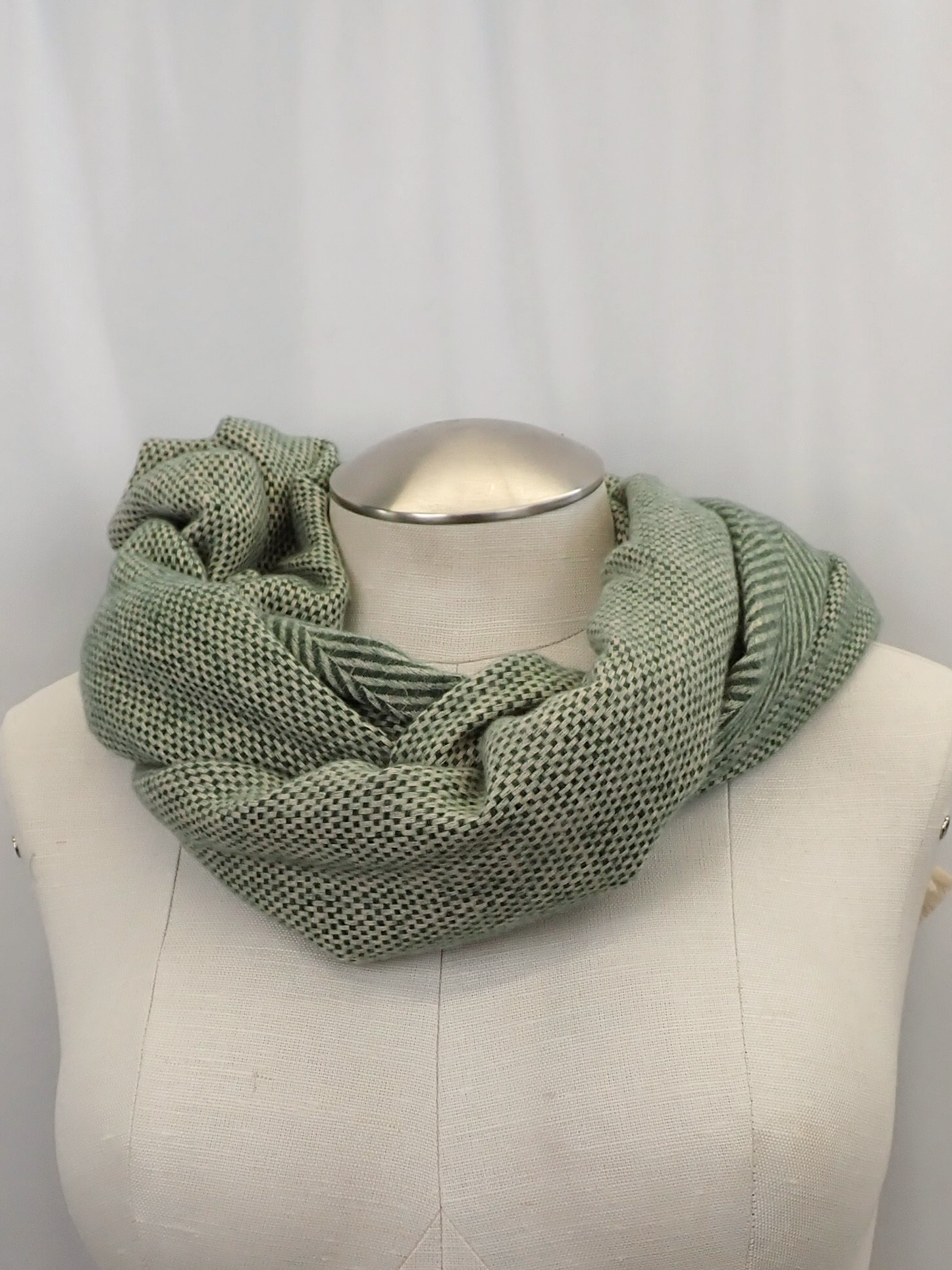 WIN+Online+Shop+Women+In+Need+Community+Cooperative+Resale+Thrift+Store+Jewelry+Gold+Silver+Clothing+Shoes+Home+Interior+Decor+Furniture+Antiques+Vintage+Books+Christmas+Victoria+BC+%2818%29.png