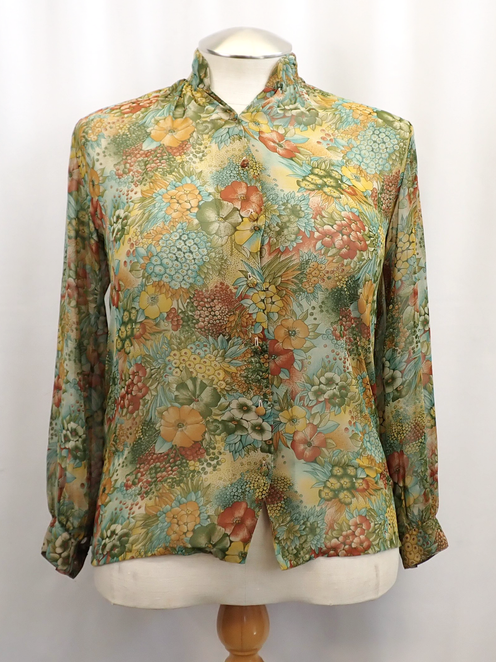 WIN+Online+Shop+Women+In+Need+Community+Cooperative+Resale+Thrift+Store+Jewelry+Gold+Silver+Clothing+Shoes+Home+Interior+Decor+Furniture+Antiques+Vintage+Books+Christmas+Victoria+BC+%2886%29.png