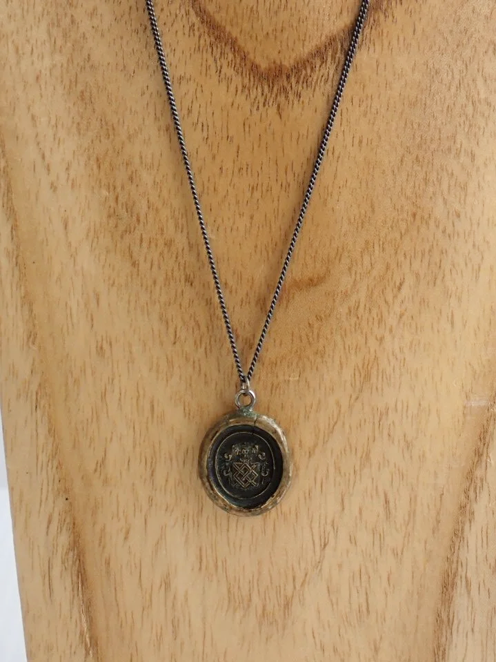 WIN-Online-Shop-Women-In-Need-Community-Cooperative-Resale-Thrift-Store-Jewelry-Gold-Silver-Clothing-Furniture-Antiques-Vintage-Books-Christmas-Victoria-BC-+%2849%29.png