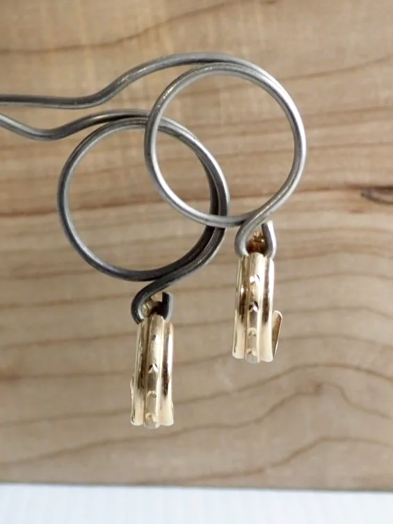 WIN-Online-Shop-Women-In-Need-Community-Cooperative-Resale-Thrift-Store-Jewelry-Gold-Silver-Clothing-Furniture-Antiques-Vintage-Books-Christmas-Victoria-BC-+%2886%29.png