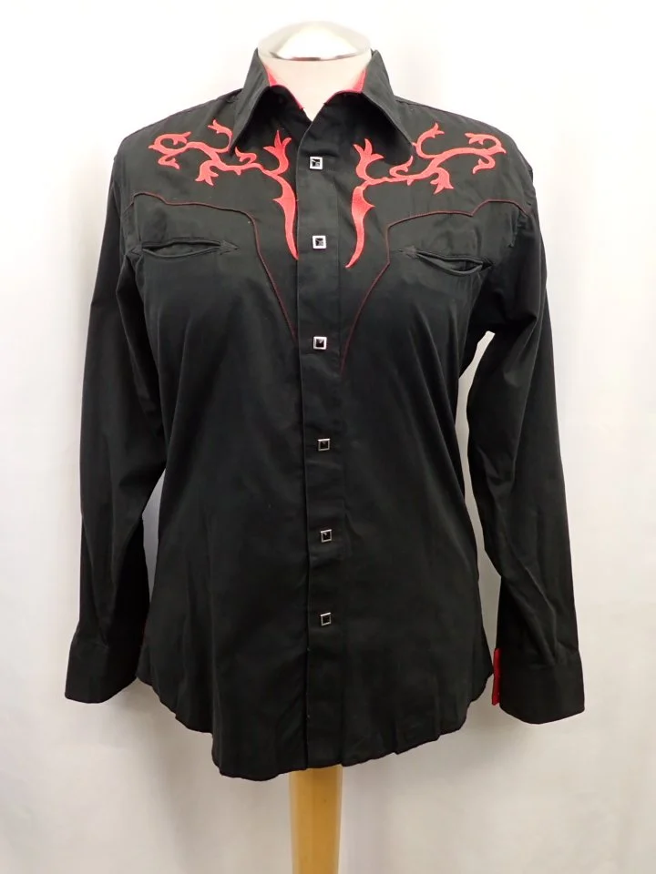 WIN-Online-Shop-Women-In-Need-Community-Cooperative-Resale-Thrift-Store-Jewelry-Gold-Silver-Clothing-Furniture-Antiques-Vintage-Books-Christmas-Victoria-BC- (134).JPG