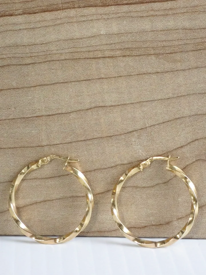 WIN-Online-Shop-Women-In-Need-Community-Cooperative-Resale-Thrift-Store-Jewelry-Gold-Silver-Clothing-Furniture-Antiques-Vintage-Books-Christmas-Victoria-BC-+%2882%29.png
