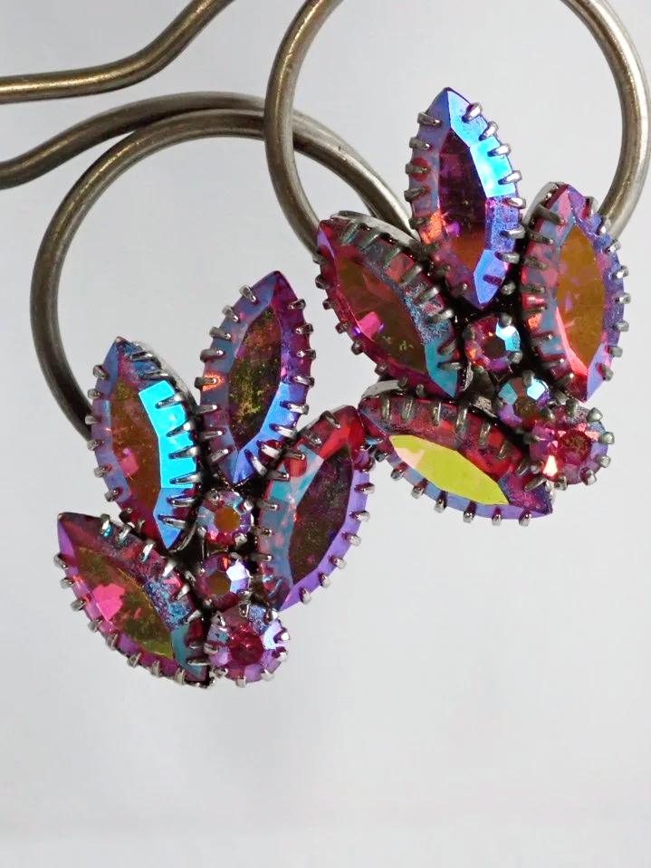 WIN-Online-Shop-Women-In-Need-Community-Cooperative-Resale-Thrift-Store-Jewelry-Gold-Silver-Clothing-Furniture-Antiques-Vintage-Books-Christmas-Victoria-BC-%2B%25284%2529.png
